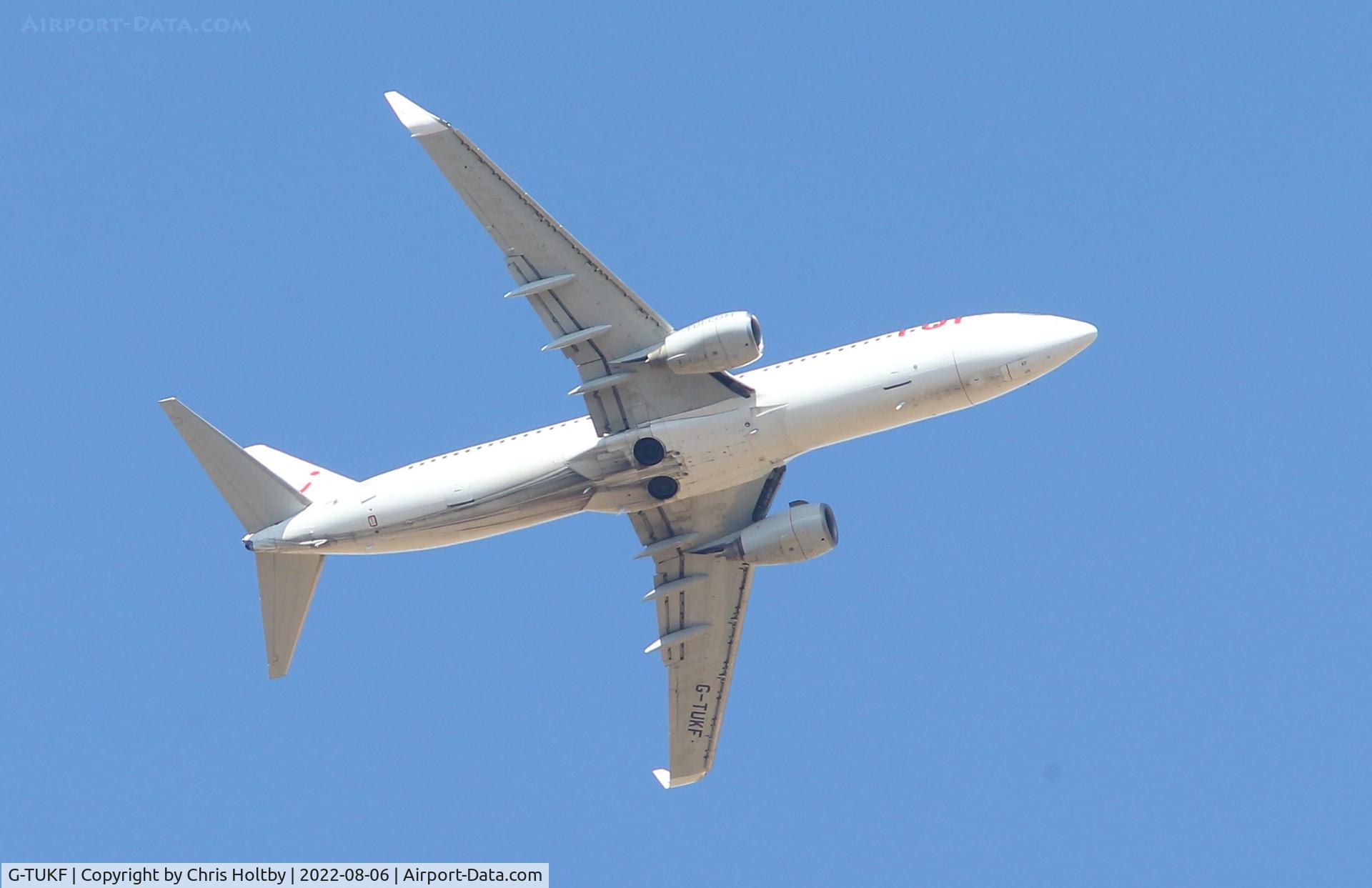 G-TUKF, 2006 Boeing 737-8AS C/N 33605, Over Amwell, Herts turning into Stansted Airport, Essex