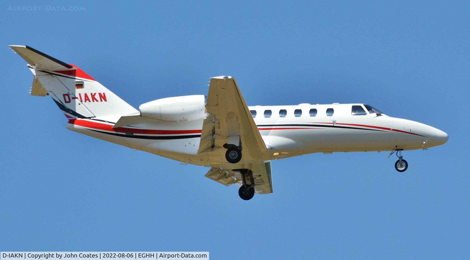 D-IAKN, 2007 Cessna 525A CitationJet CJ2+ C/N 525A-0367, Final approach to 08