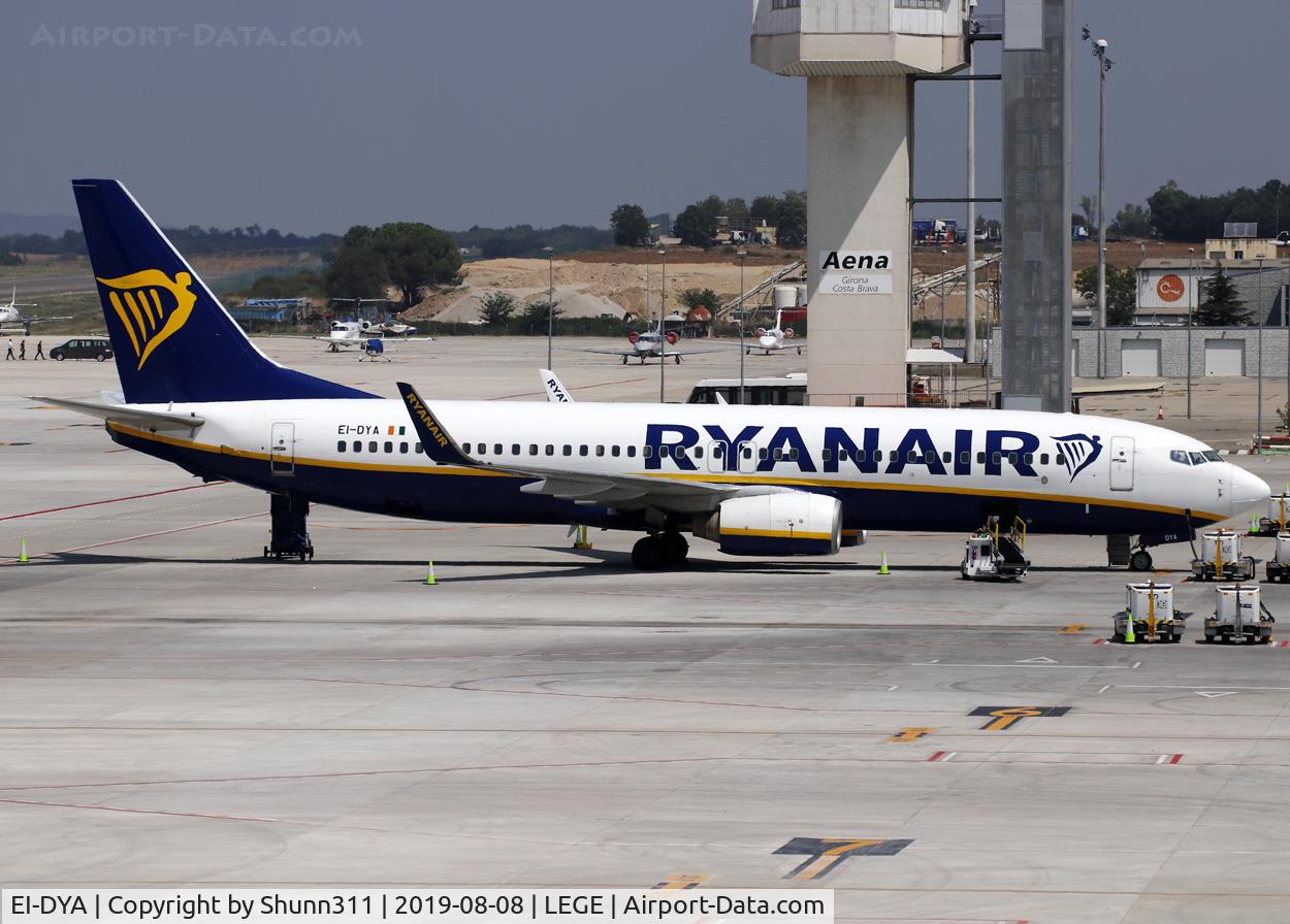 EI-DYA, 2008 Boeing 737-8AS C/N 33631, Waiting a new flight...