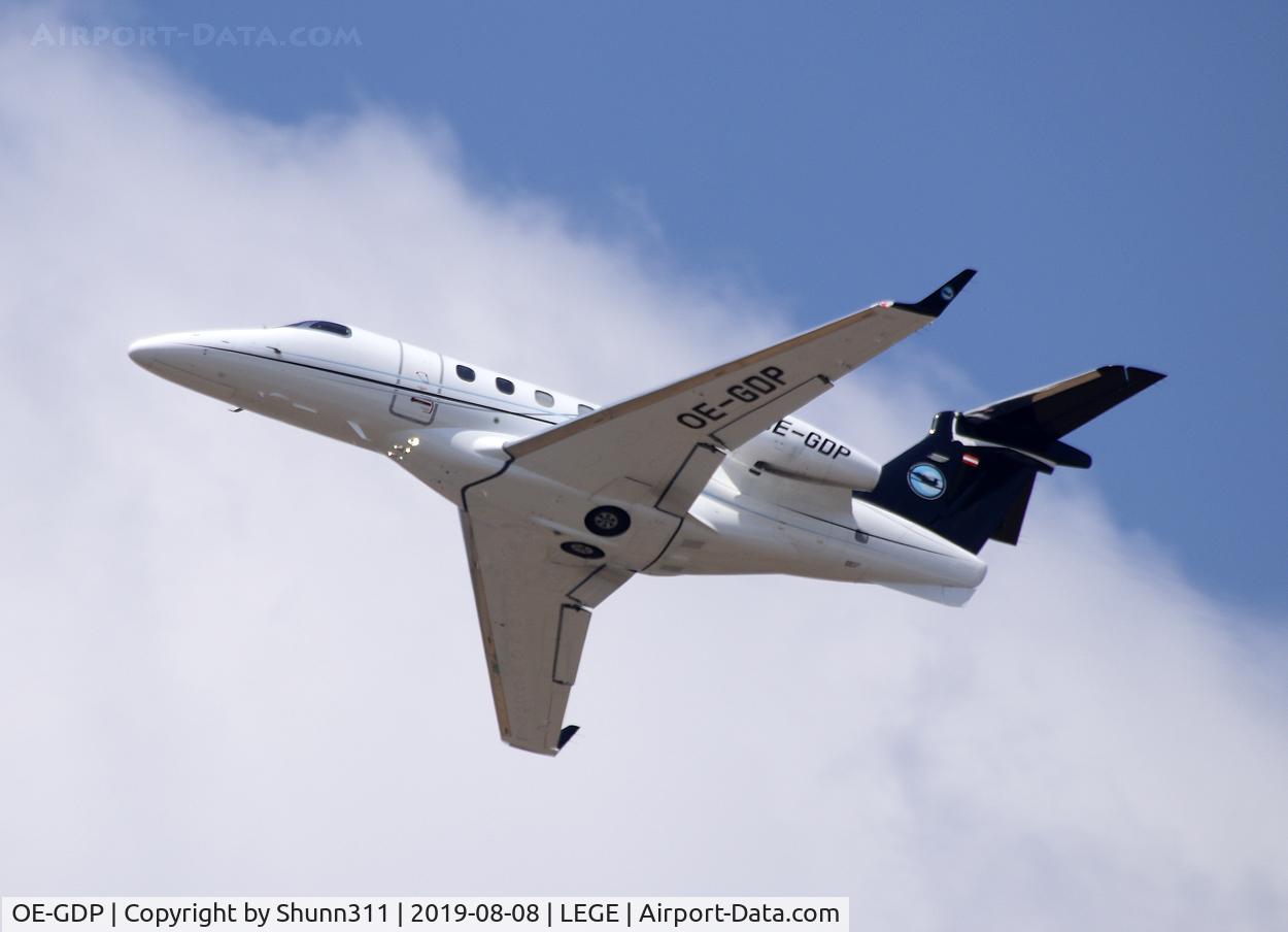 OE-GDP, 2011 Embraer EMB-505 Phenom 300 C/N 50500062, Climbing after take off...