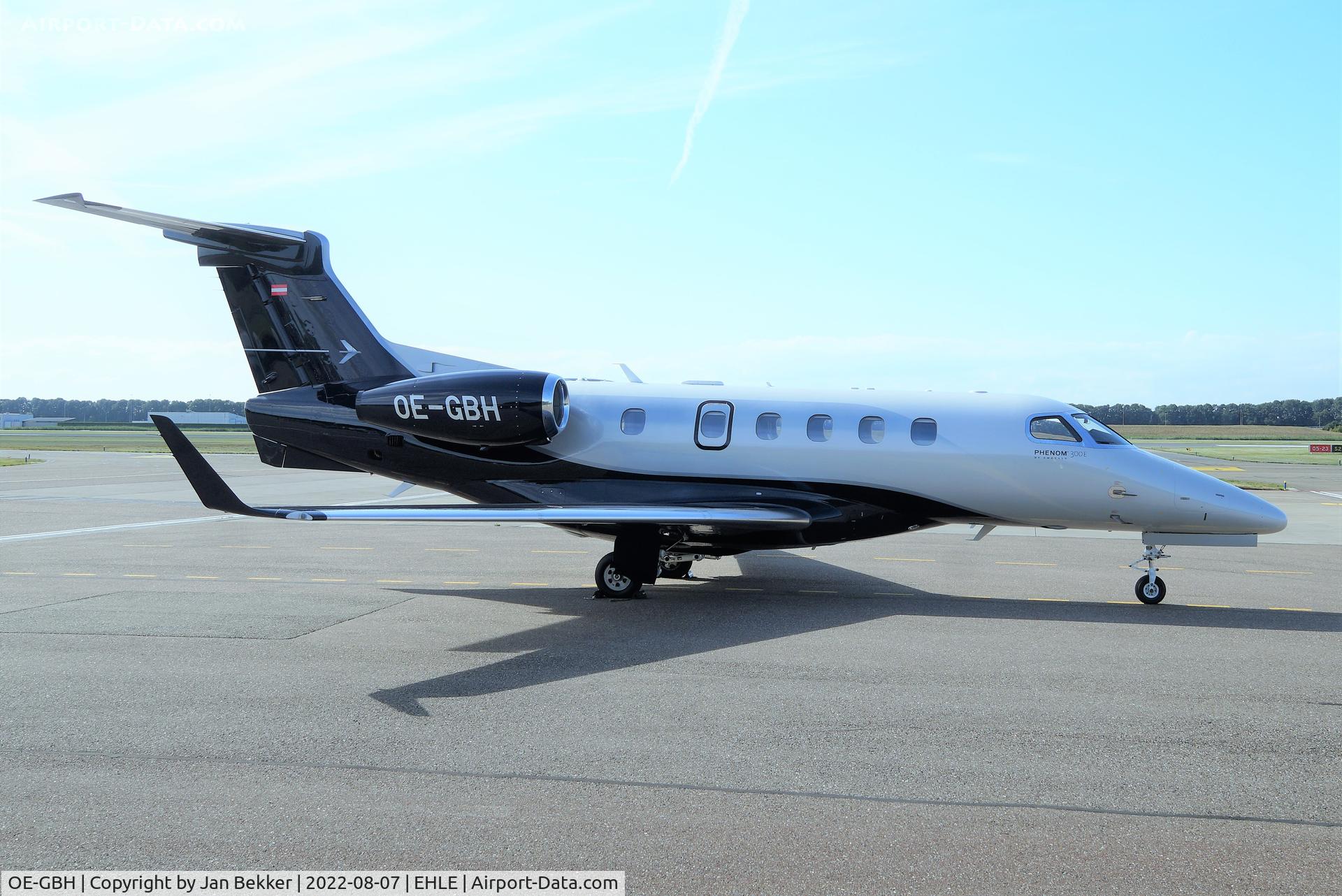 OE-GBH, 2020 Embraer EMB-505 Phenom 300 C/N 50500529, Lelystad Airport