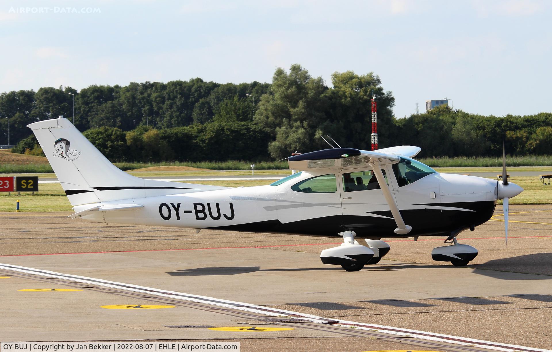 OY-BUJ, 1975 Cessna 182P Skylane C/N 182-64453, Lelystad Airport