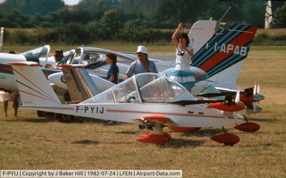 F-PYIJ, Colomban MC-15R Cri-Cri (Cricket) C/N 14, Colomban Cri-Cri at an airshow at Sorigny, France, July 1982