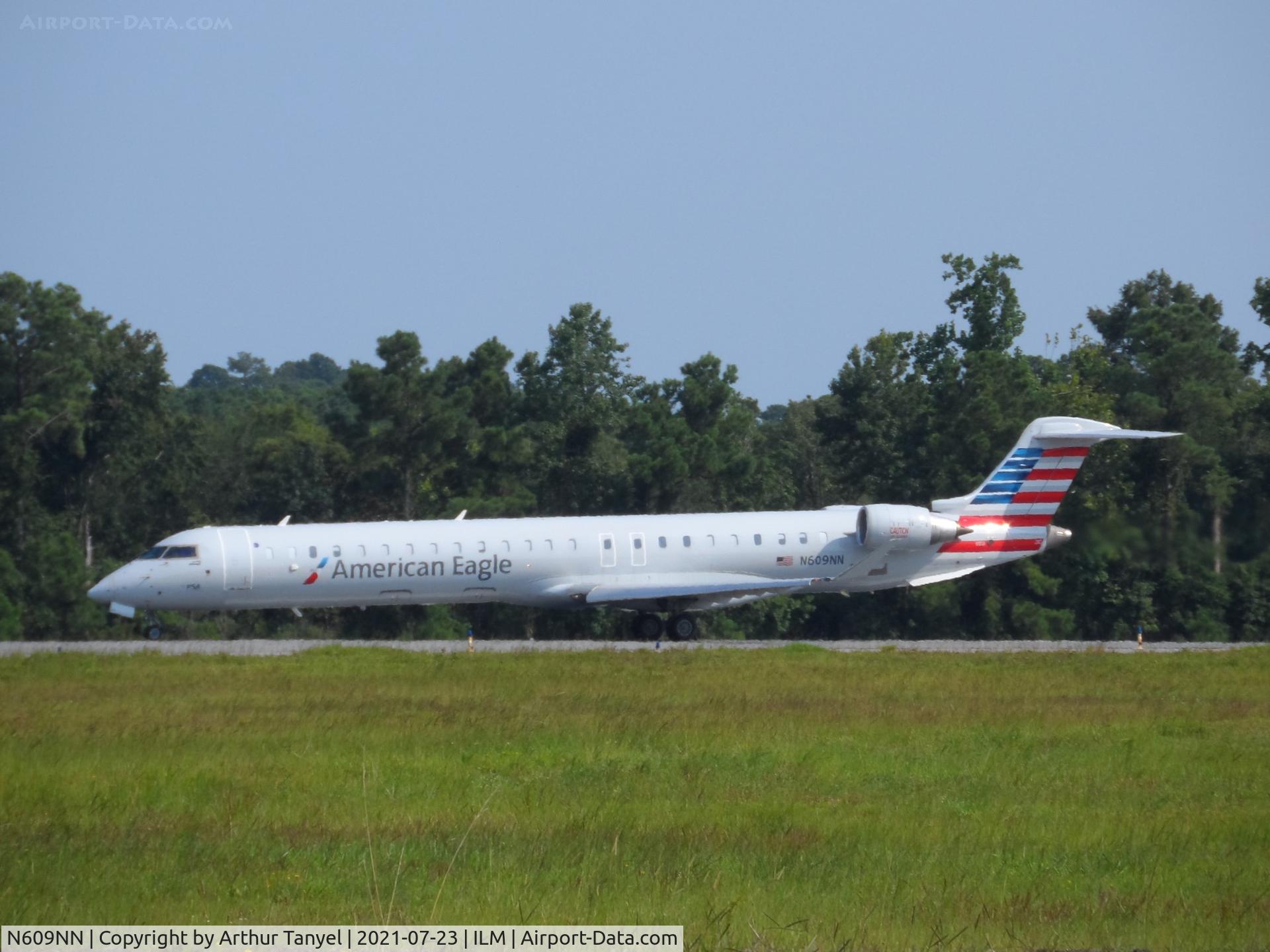 N609NN, 2019 Bombardier CL-600-2D24 C/N 15475, Preparing for takeoff at ILM