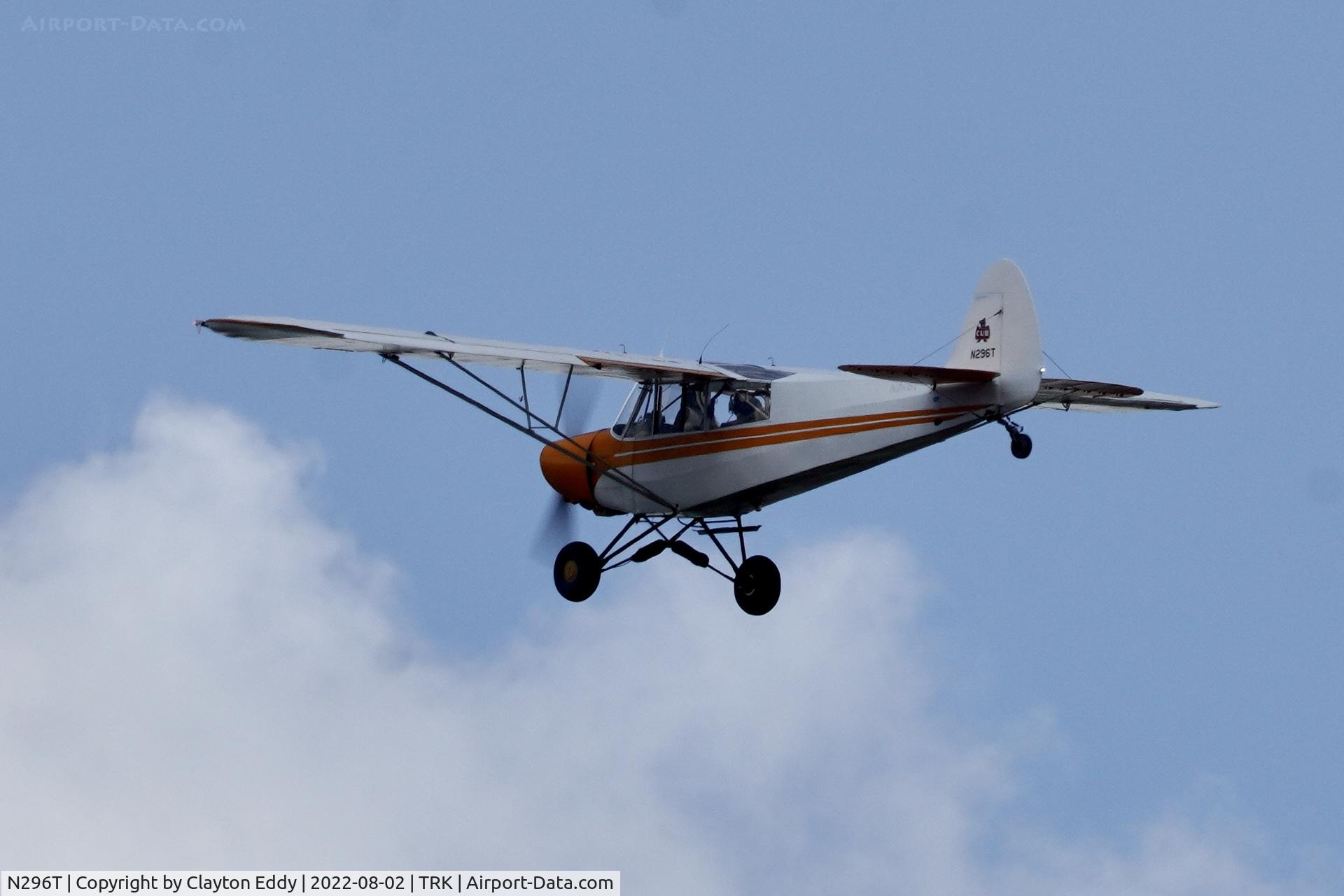 N296T, 1953 Piper PA-18-105 SPECIAL C/N 18-2410, Departing Truckee airport in California 2022.