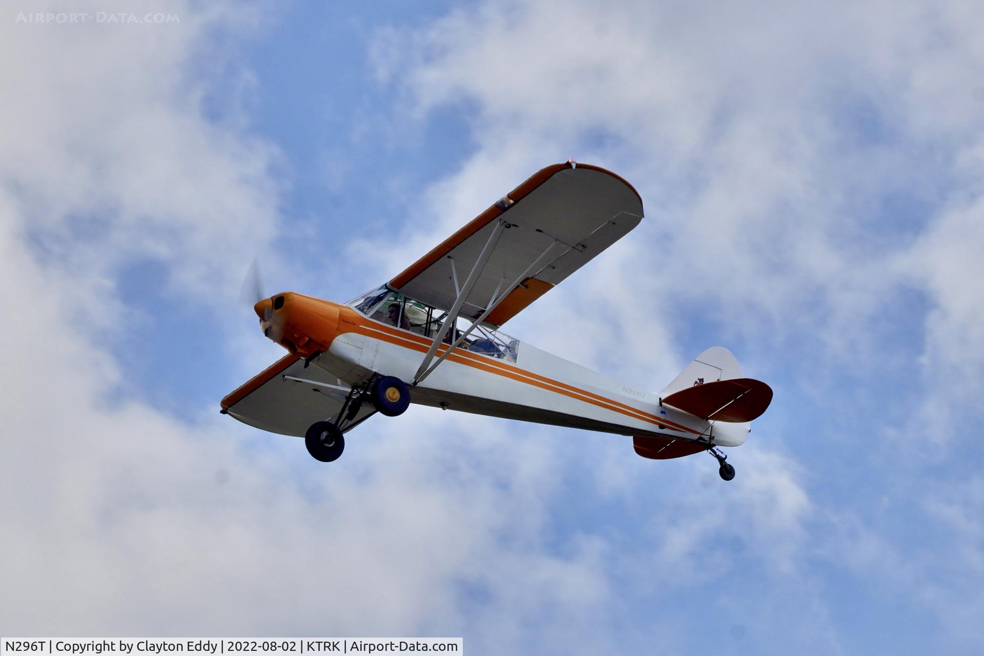 N296T, 1953 Piper PA-18-105 SPECIAL C/N 18-2410, Departing Truckee airport in California 2022.