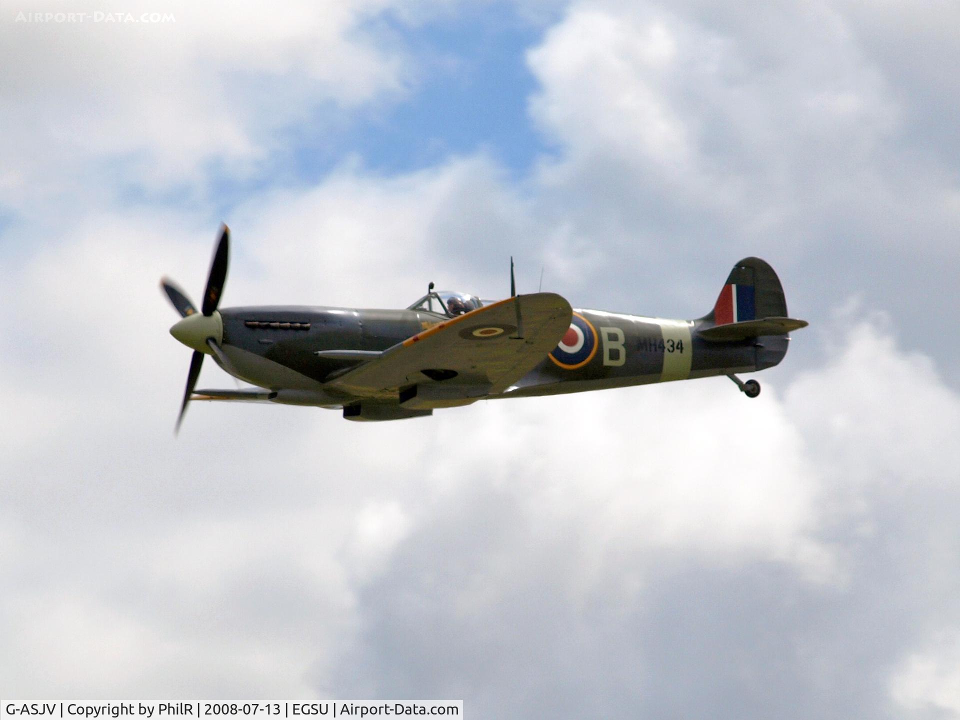 G-ASJV, 1943 Supermarine 361 Spitfire LF.IXb C/N CBAF.IX.552, 1943 VS Spitfire MH434 at Flying Legends Duxford