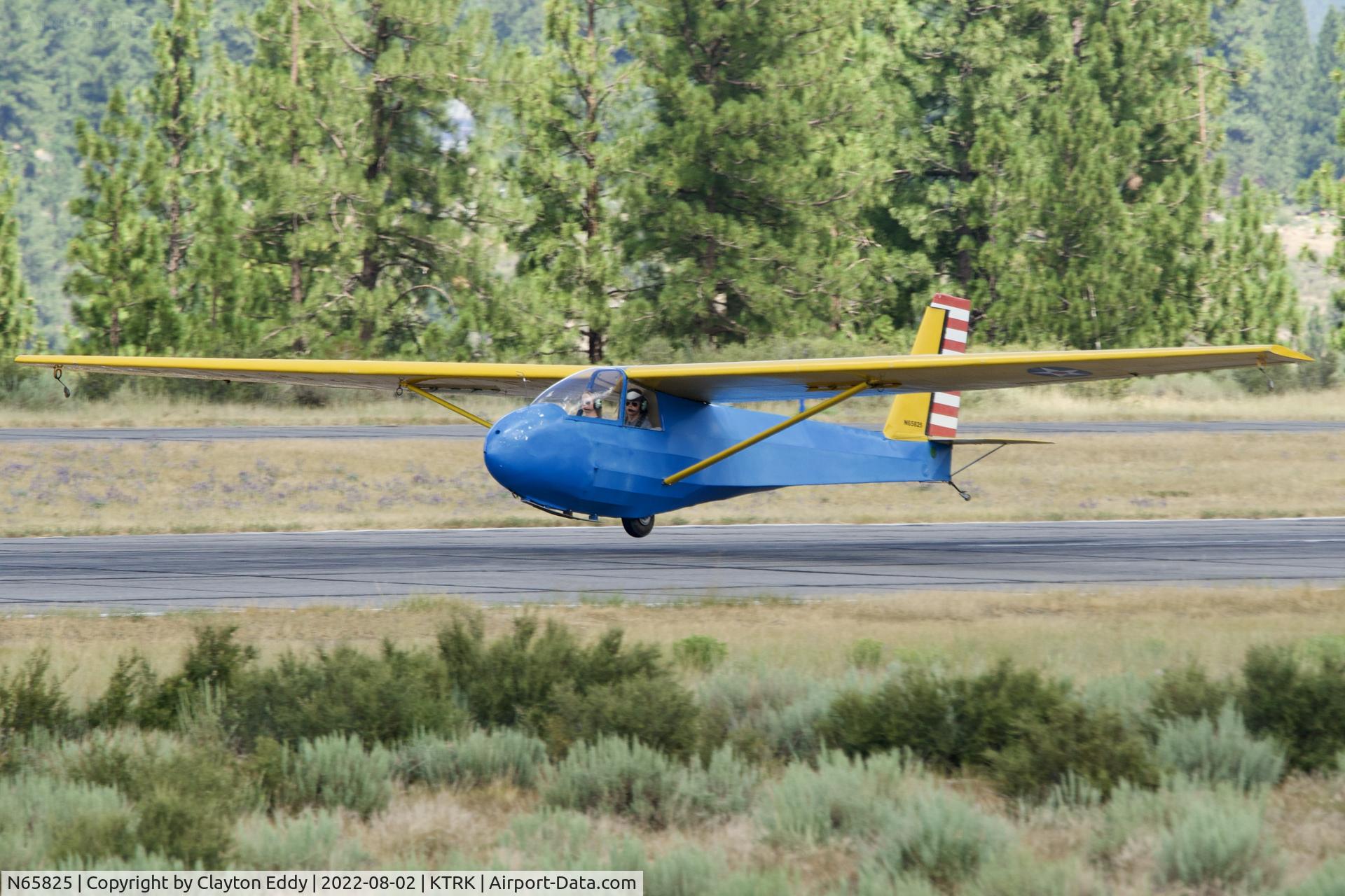 N65825, 1973 Schweizer SGS 2-33A C/N 305, Truckee airport California 2022.