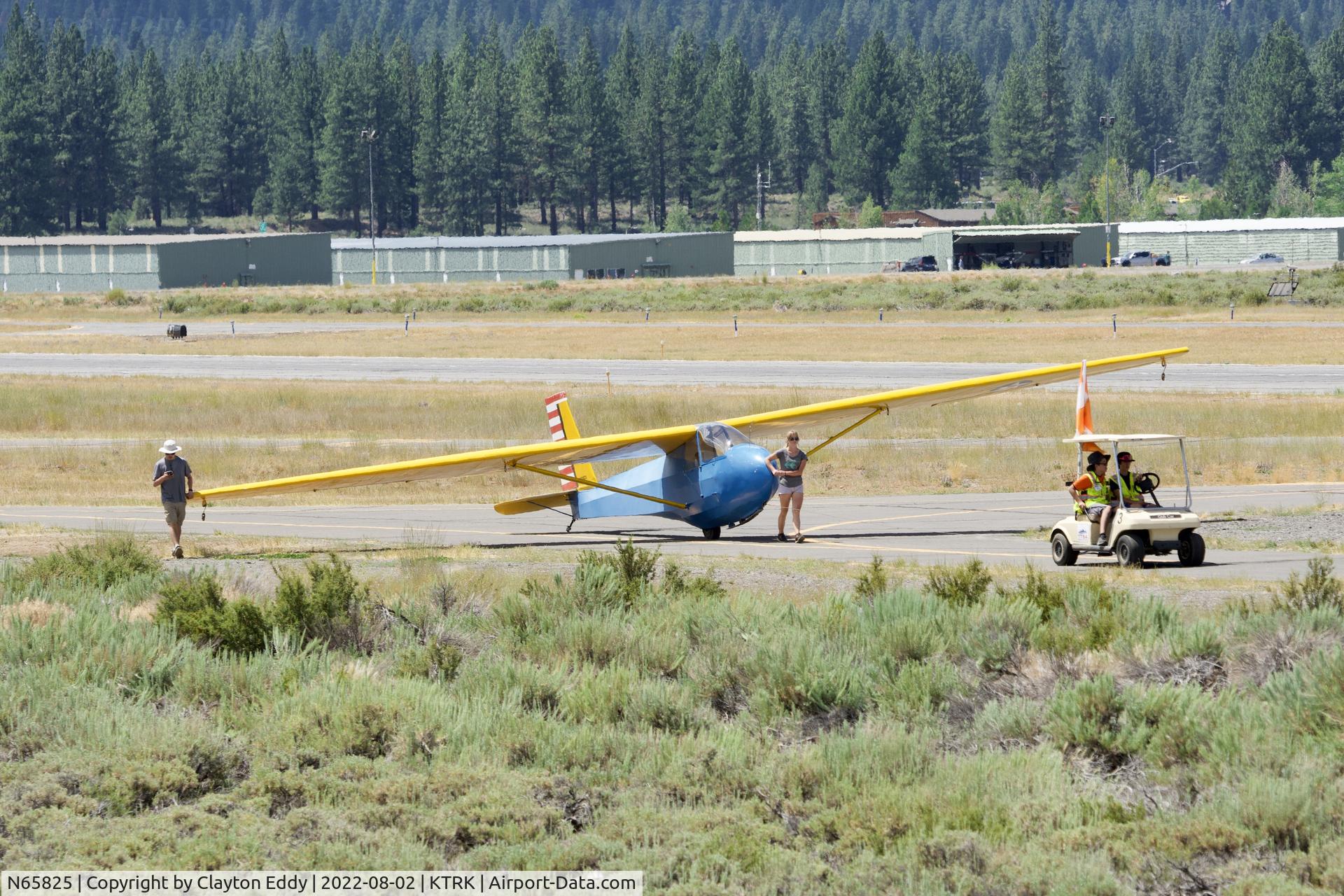 N65825, 1973 Schweizer SGS 2-33A C/N 305, Truckee airport California 2022.