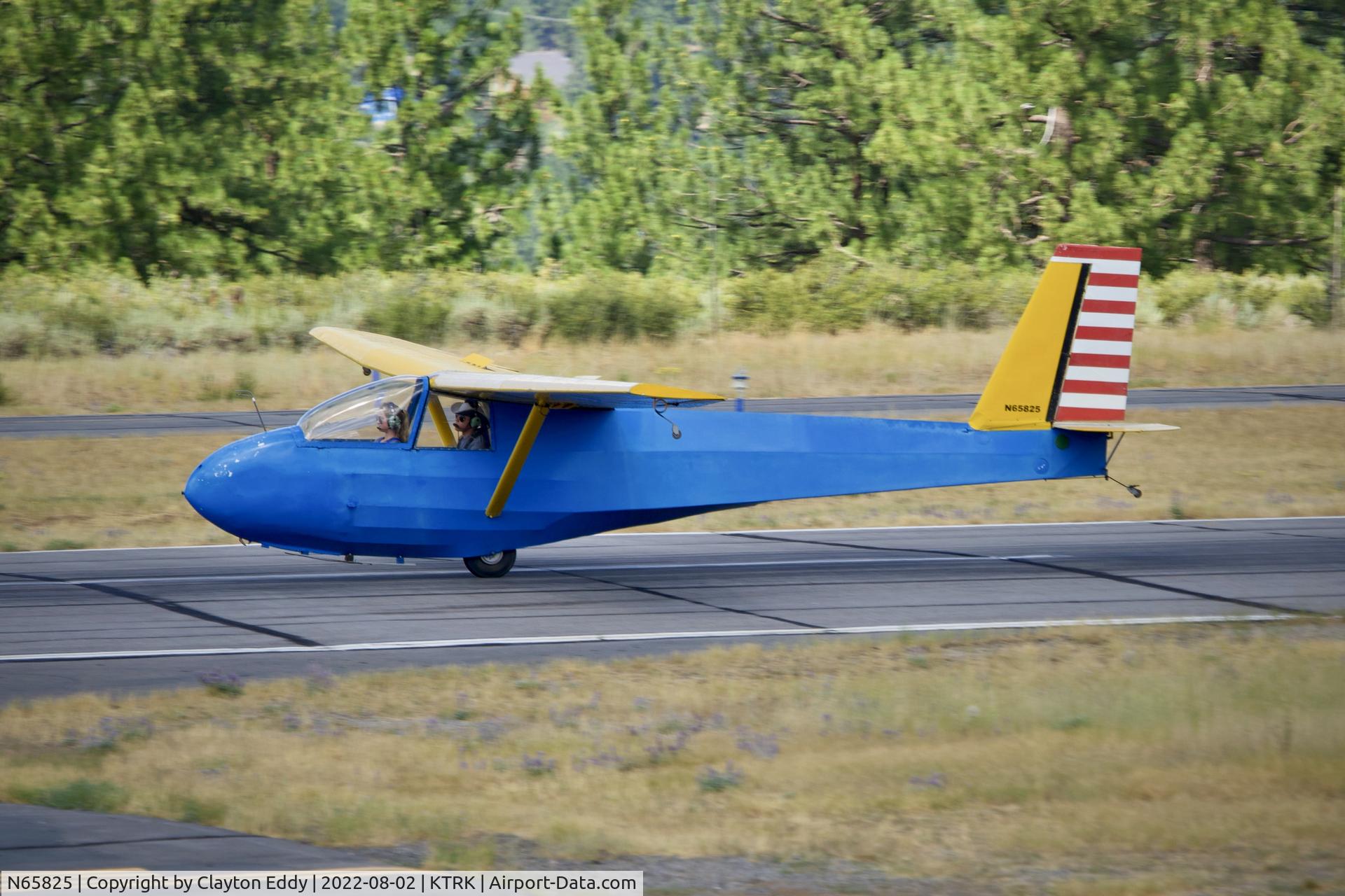 N65825, 1973 Schweizer SGS 2-33A C/N 305, Truckee airport California 2022.