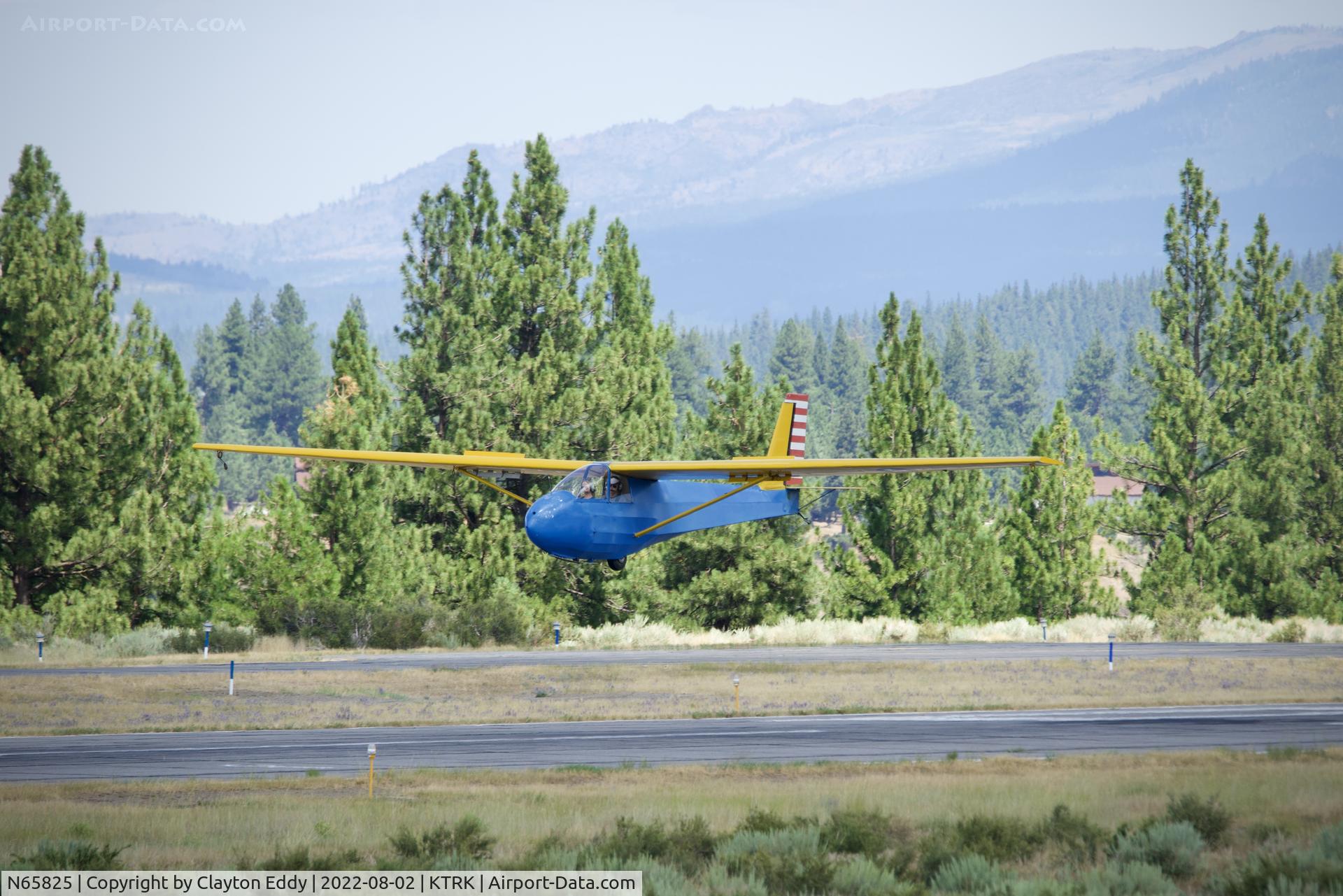 N65825, 1973 Schweizer SGS 2-33A C/N 305, Truckee airport California 2022.
