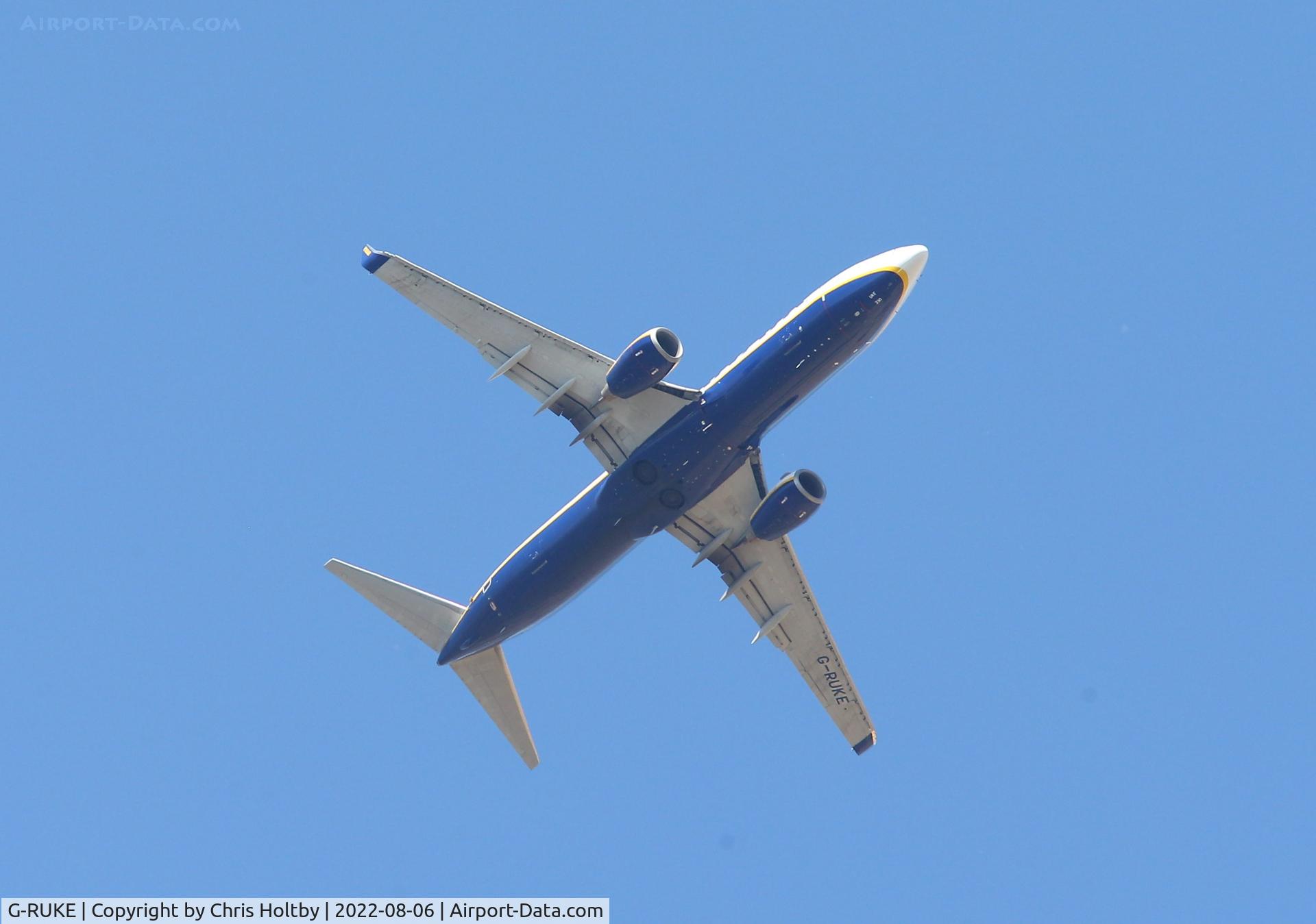 G-RUKE, 2010 Boeing 737-8AS C/N 40285, Turning over Amwell, Herts for Stansted Airport, Essex