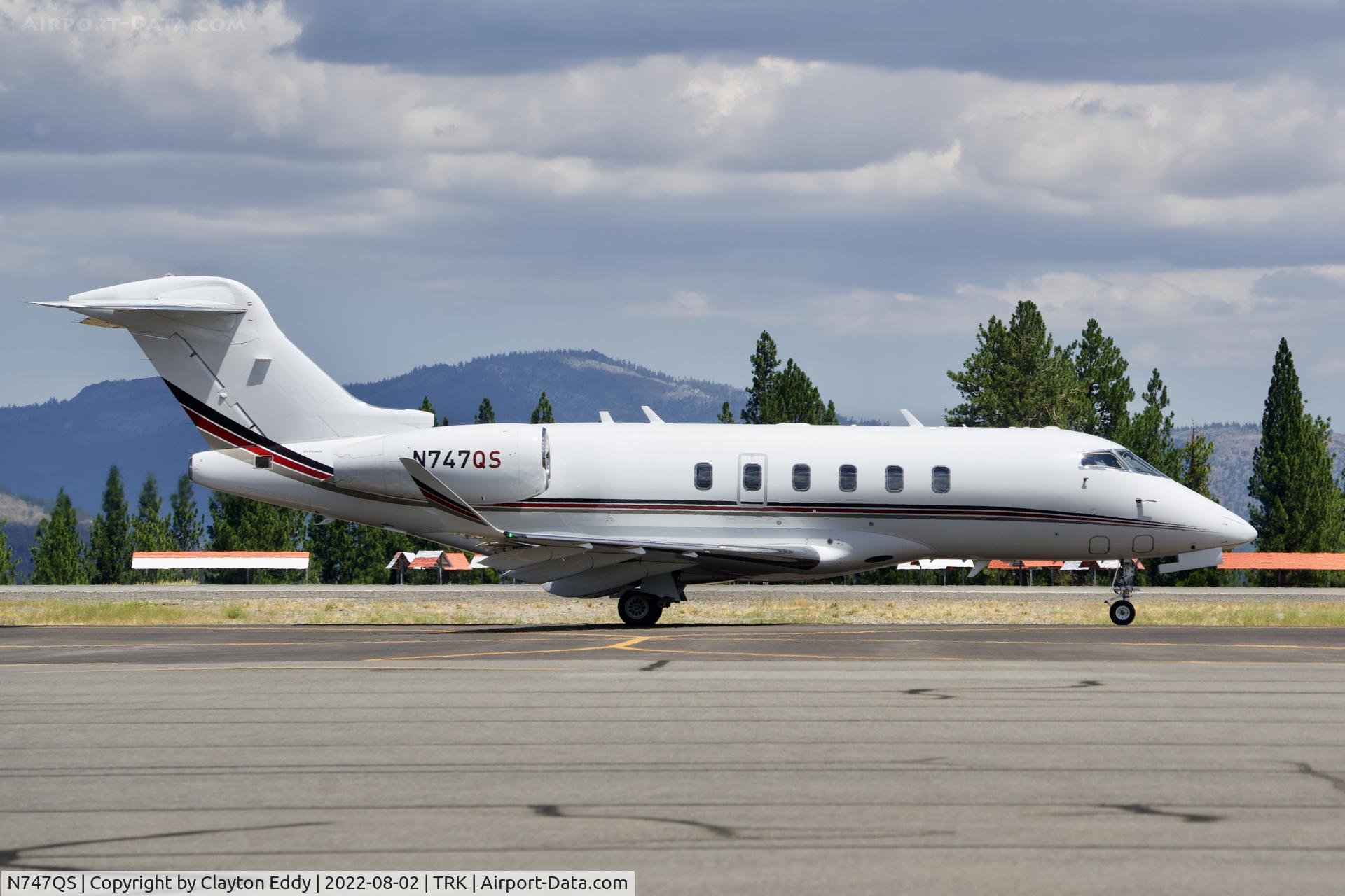 N747QS, 2017 Bombardier Challenger 300 C/N 20711, Truckee airport in California 2022.