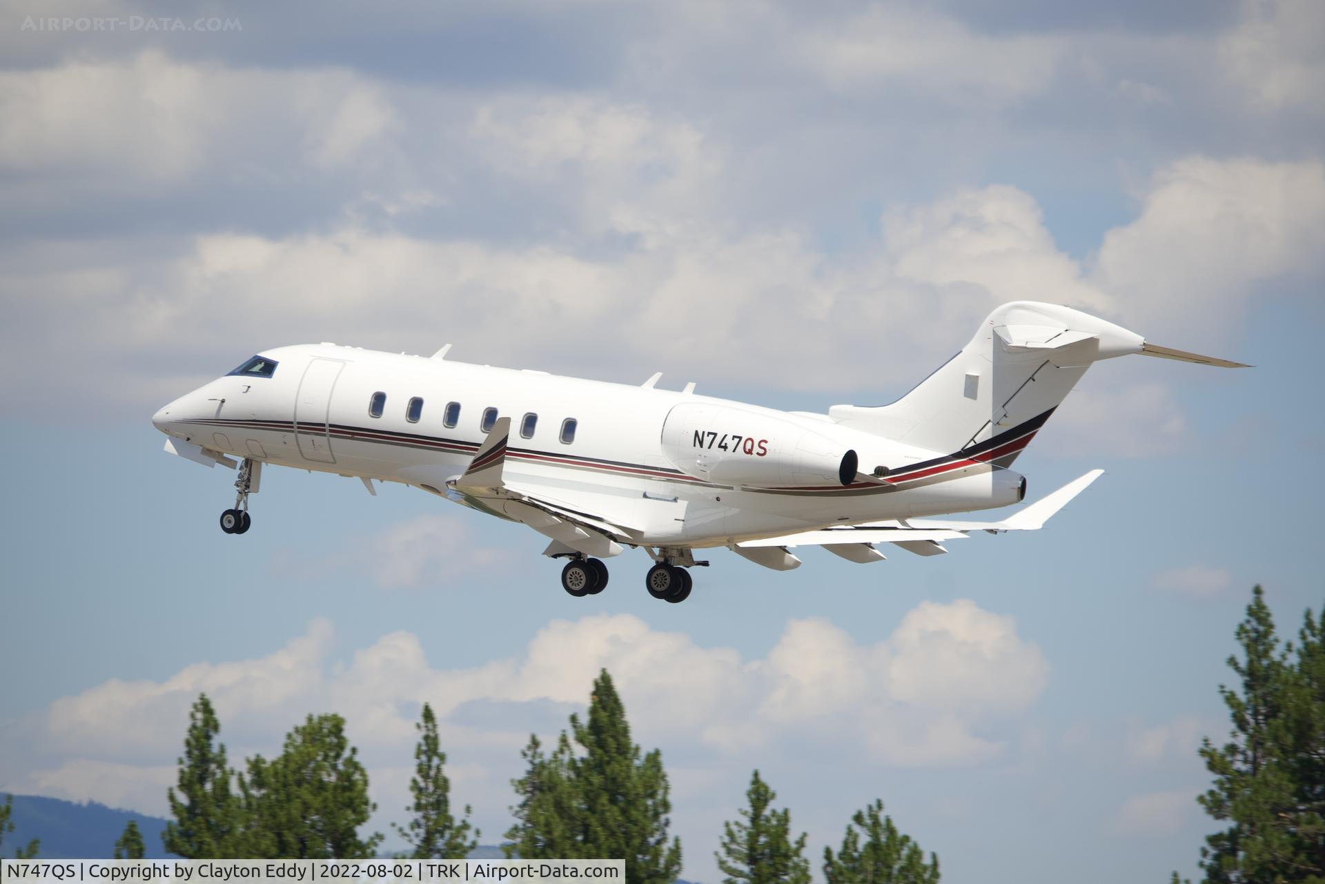N747QS, 2017 Bombardier Challenger 300 C/N 20711, Truckee airport in California 2022.
