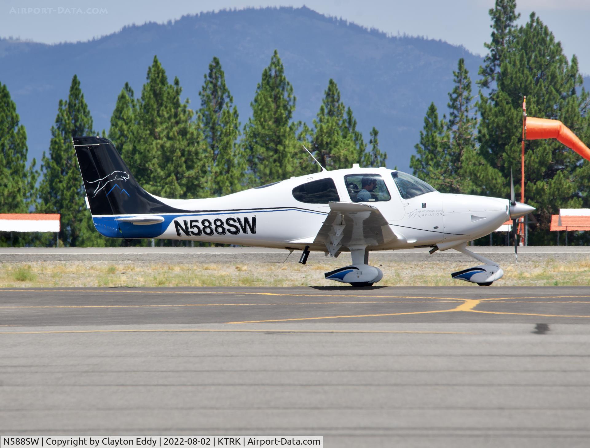 N588SW, 2018 Cirrus SR20 C/N 2449, Truckee airport in California 2022.