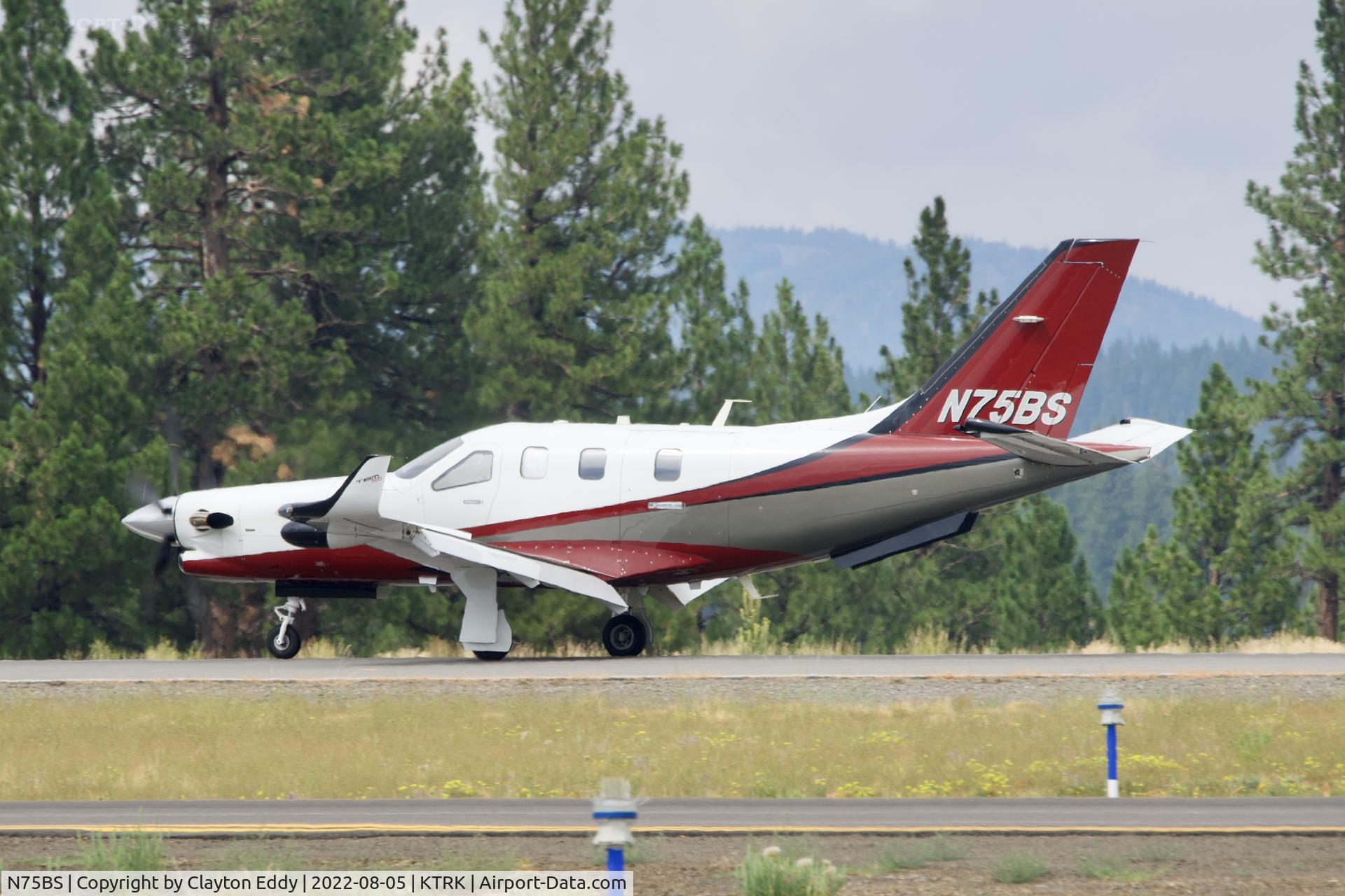 N75BS, 2015 Socata TBM-900 C/N 1067, Truckee airport in California 2022.