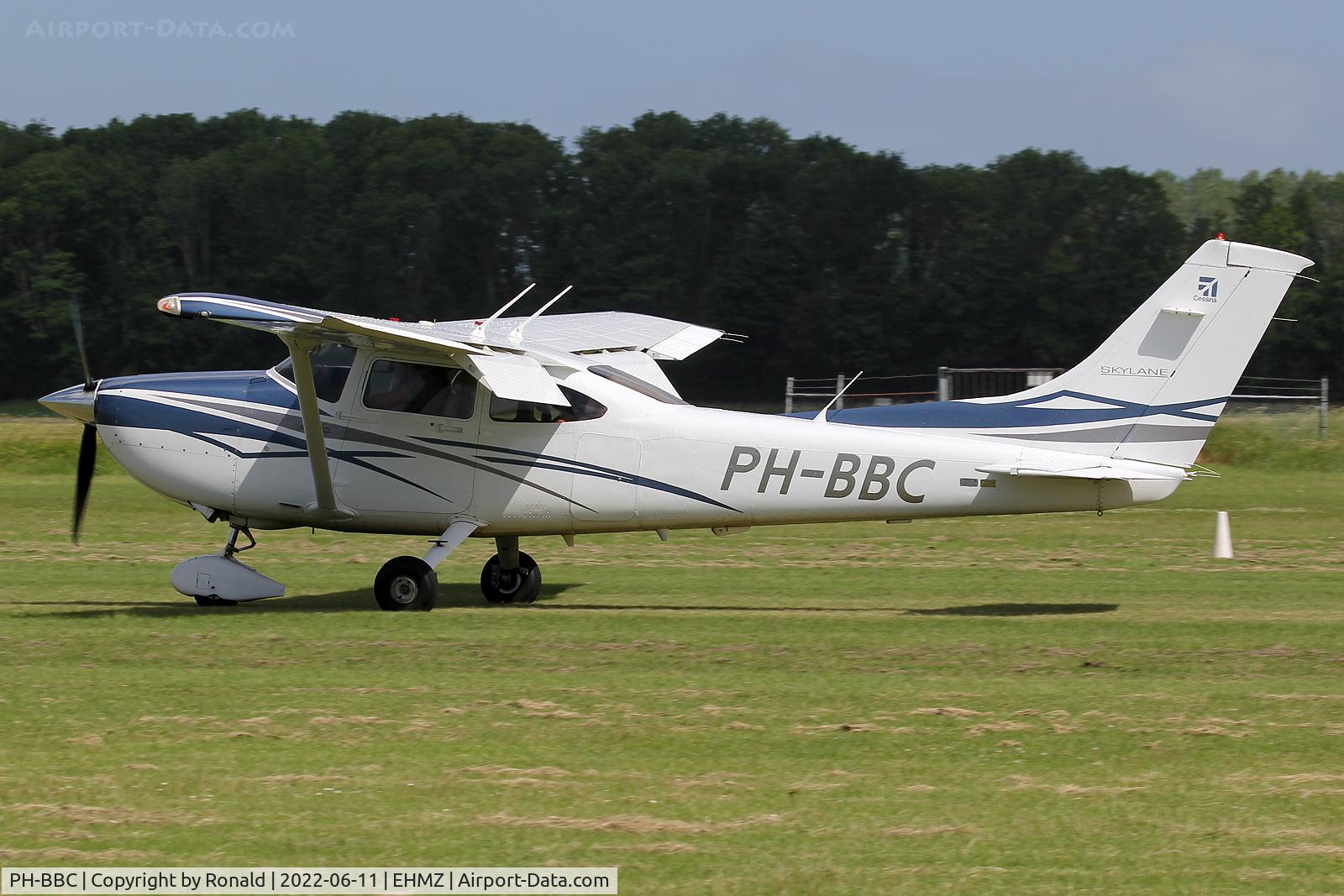 PH-BBC, 2007 Cessna 182T Skylane C/N 18281983, at ehmz