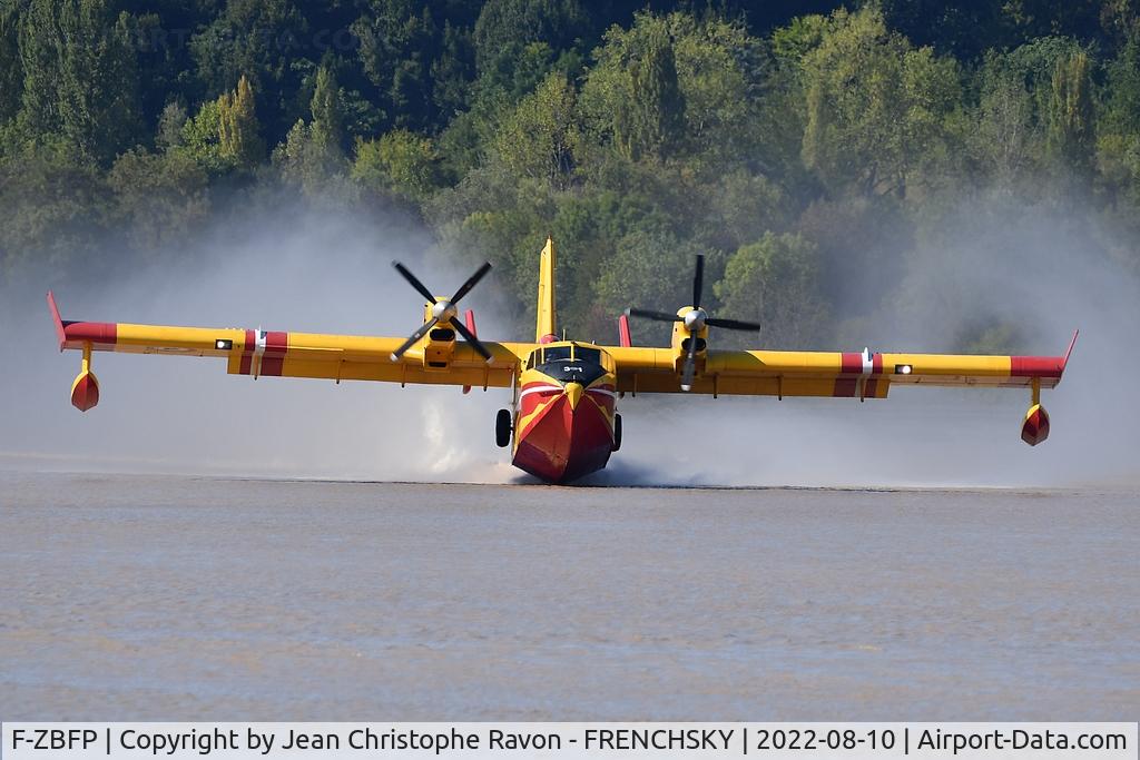 F-ZBFP, 1993 Canadair CL-215-6B11 CL-415 C/N 2002, PELICAN 21, zone d'écopage de Beautiran (Gironde) feux d'Hosteins - Belin Beliet