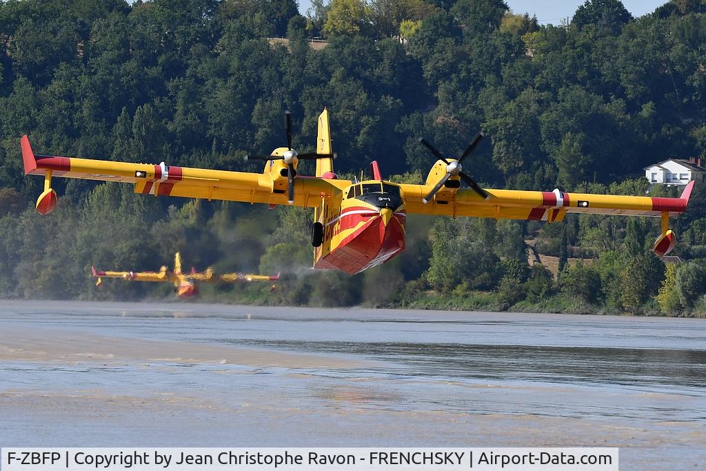 F-ZBFP, 1993 Canadair CL-215-6B11 CL-415 C/N 2002, PELICAN 31, zone d'écopage de Beautiran (Gironde) feux d'Hosteins - Belin Beliet