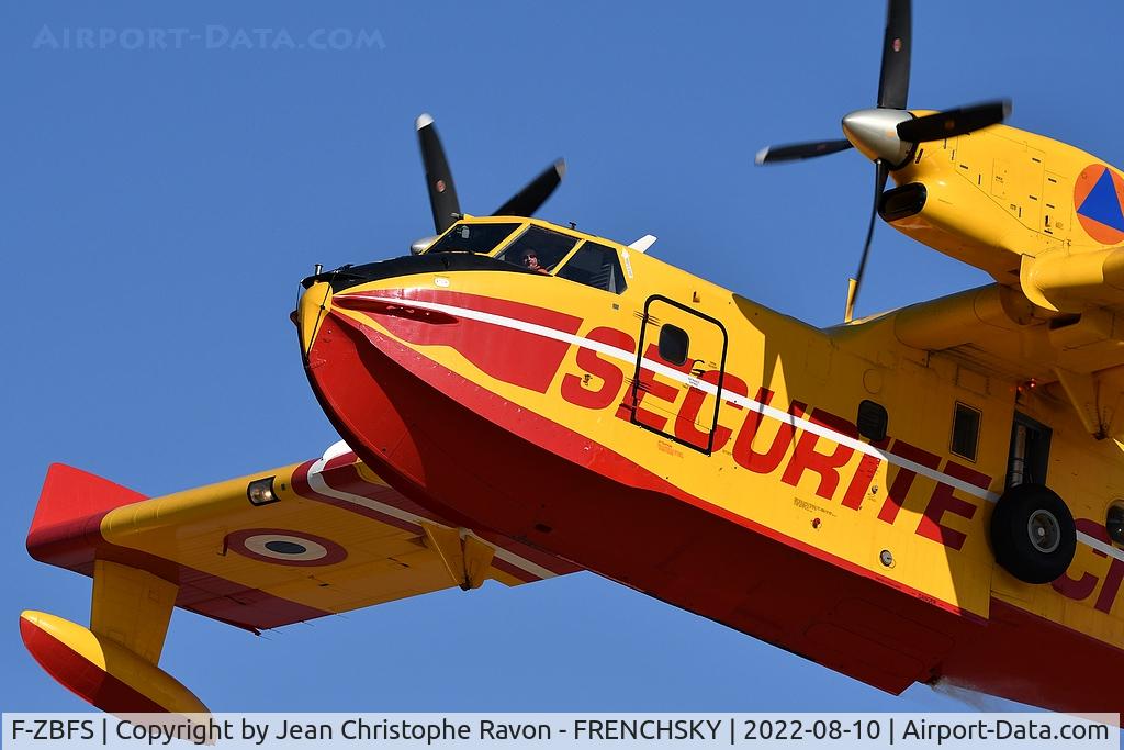 F-ZBFS, Canadair CL-215-6B11 CL-415 C/N 2001, PELICAN 32, zone d'écopage de Beautiran (Gironde) feux d'Hosteins - Belin Beliet