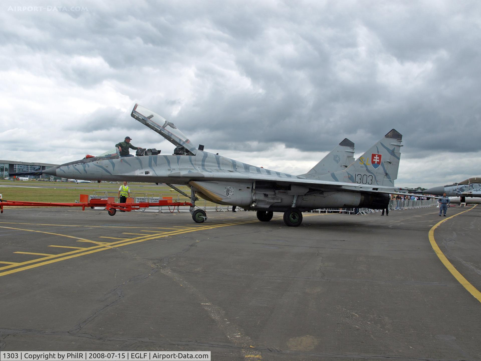 1303, Mikoyan-Gurevich MiG-29UB C/N N50903028113, Slovakian Air Force Mig-29UBS 1303 FIA