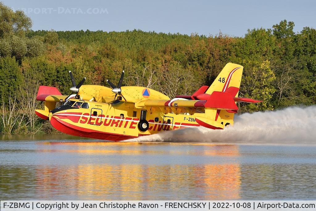 F-ZBMG, 2006 Canadair CL-215-6B11 CL-415 C/N 2065, PELICAN 48, zone d'écopage de Beautiran (Gironde) feux d'Hosteins - Belin Beliet