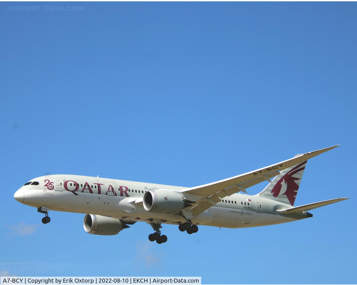 A7-BCY, 2015 Boeing 787-8 Dreamliner C/N 38343, A7-BCY landing rw 22L