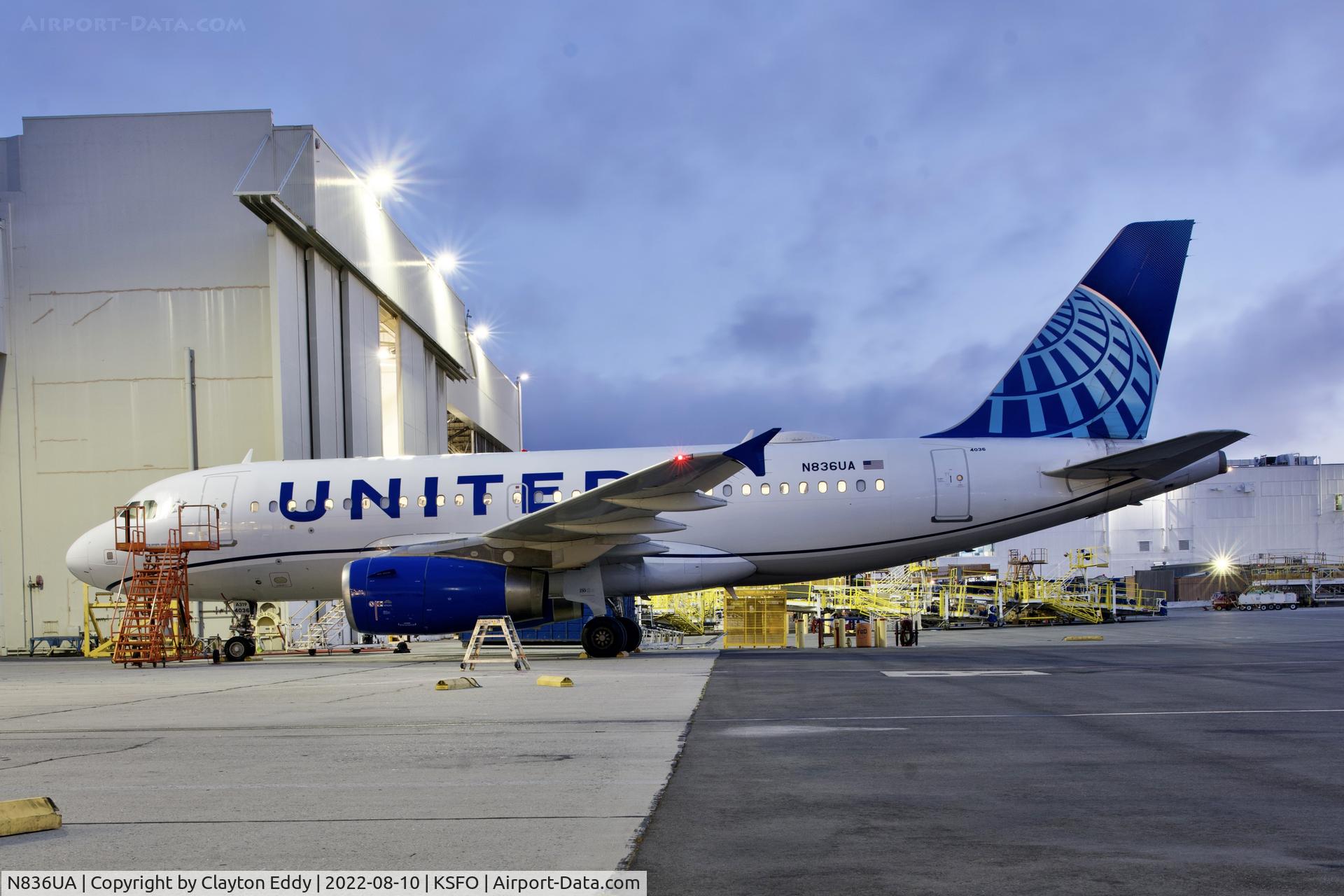 N836UA, 2001 Airbus A319-131 C/N 1460, SFO 2022.