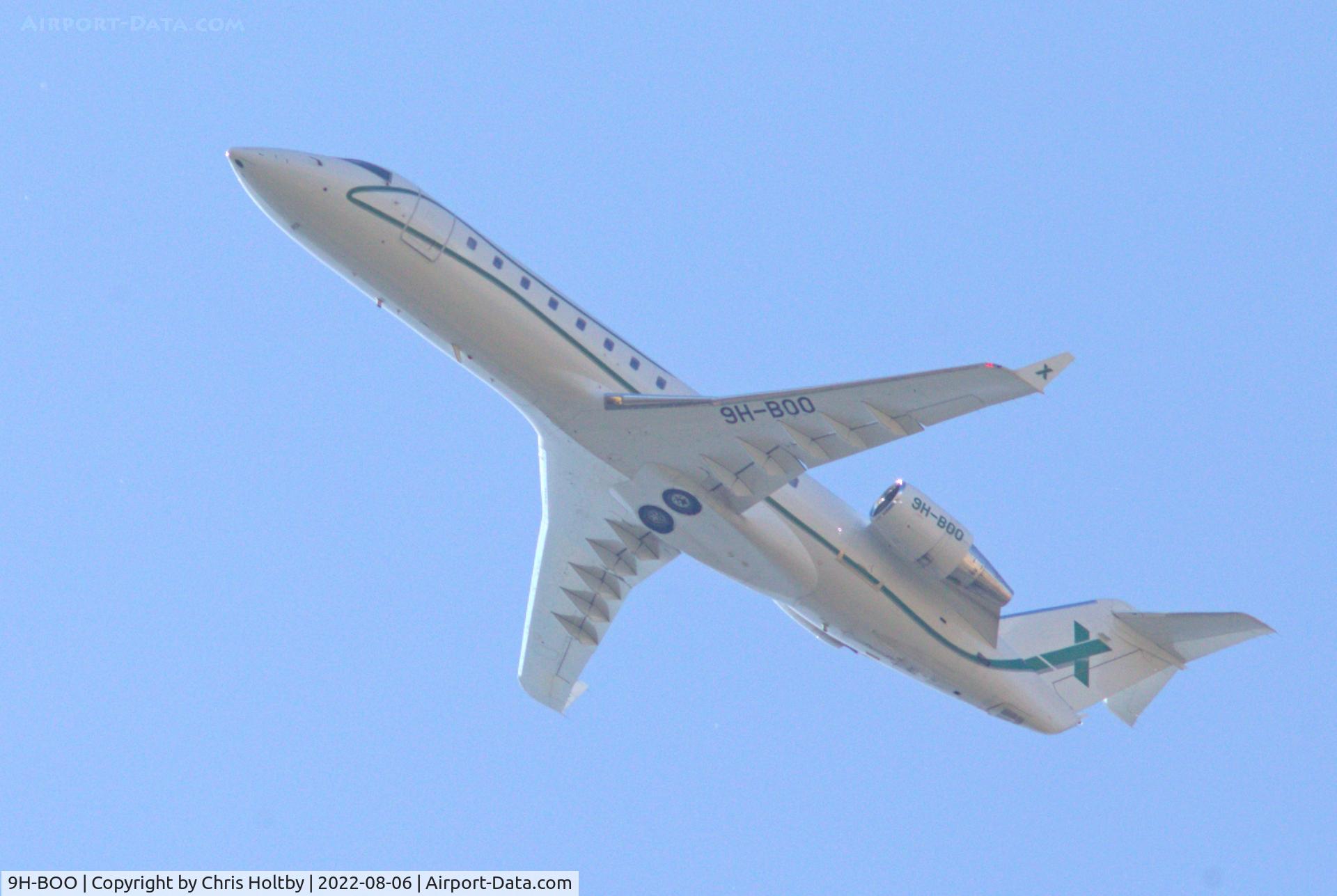 9H-BOO, 2005 Bombardier Challenger 850 (CL-600-2B19) C/N 8051, Over Amwell, Herts on its way into Stansted, Essex