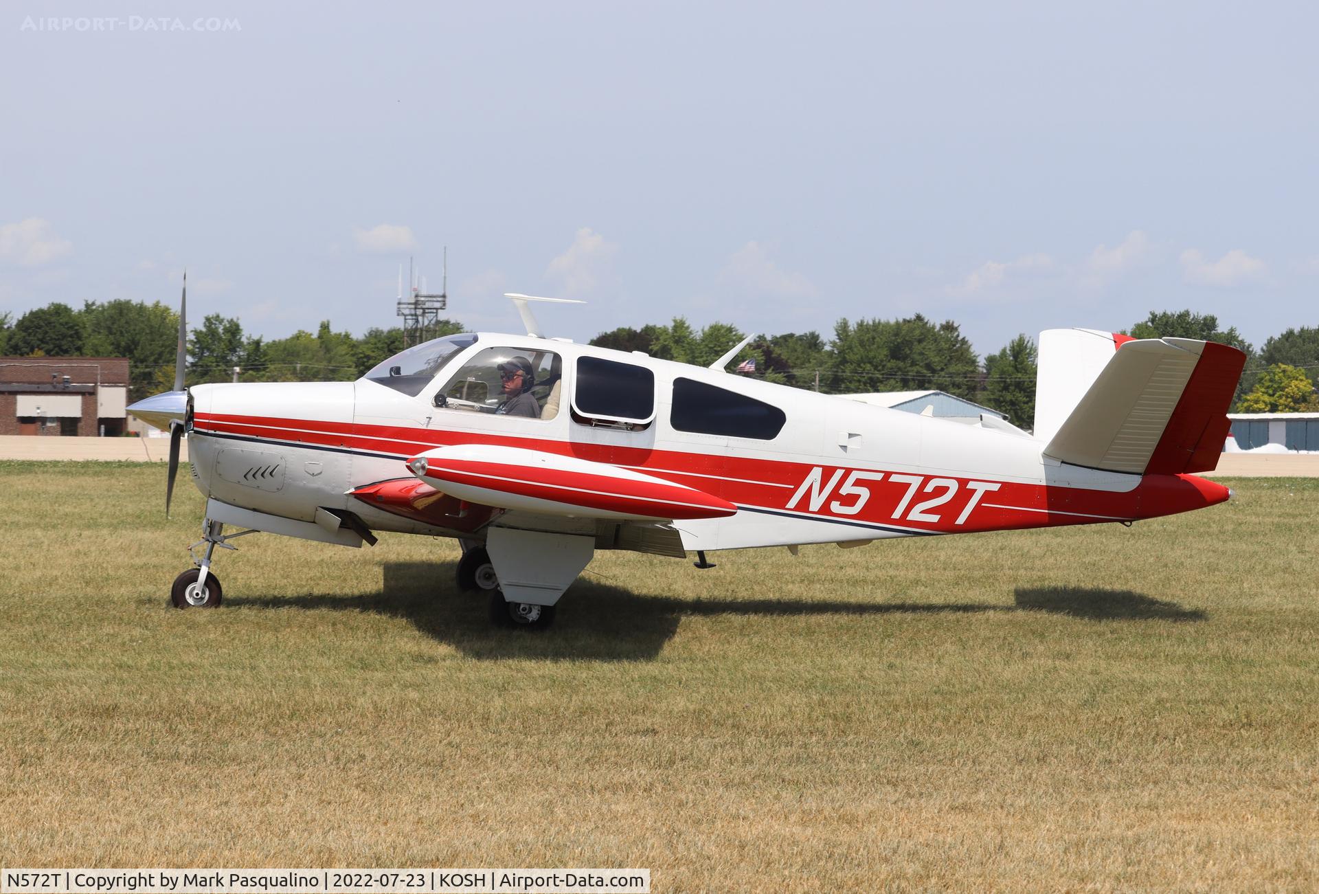 N572T, 1964 Beech S35 Bonanza C/N D-7400, Beech S35