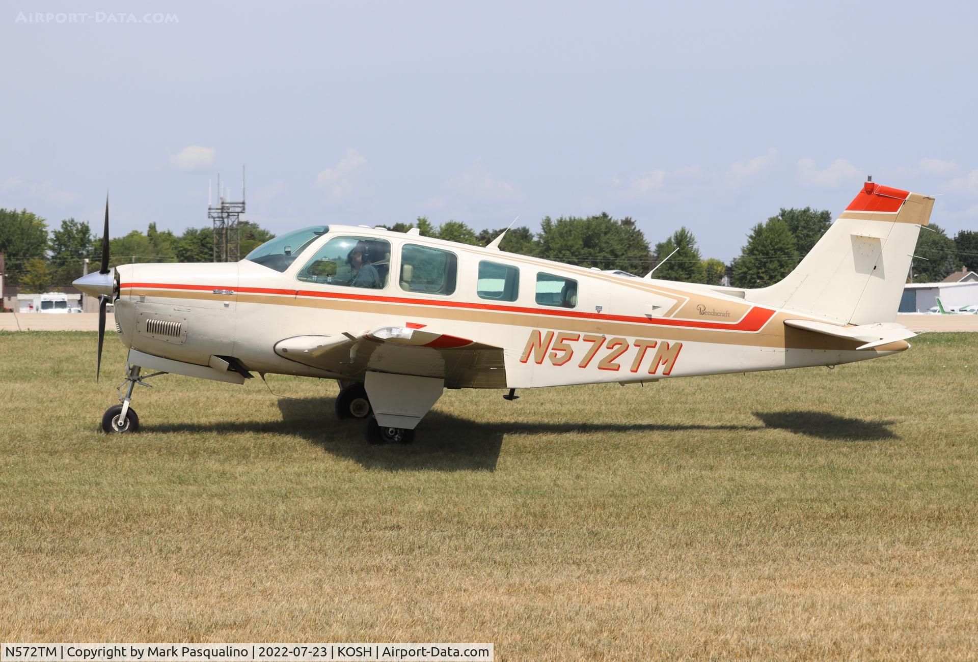 N572TM, 1984 Beech A36 Bonanza 36 C/N E-2125, Beech A36