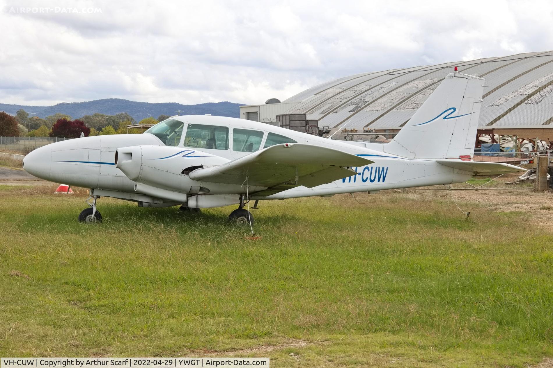 VH-CUW, 1969 Piper PA-23-250 Aztec C/N 27-4326, AAAA Fly in Wangaratta Vic April/May 2022
