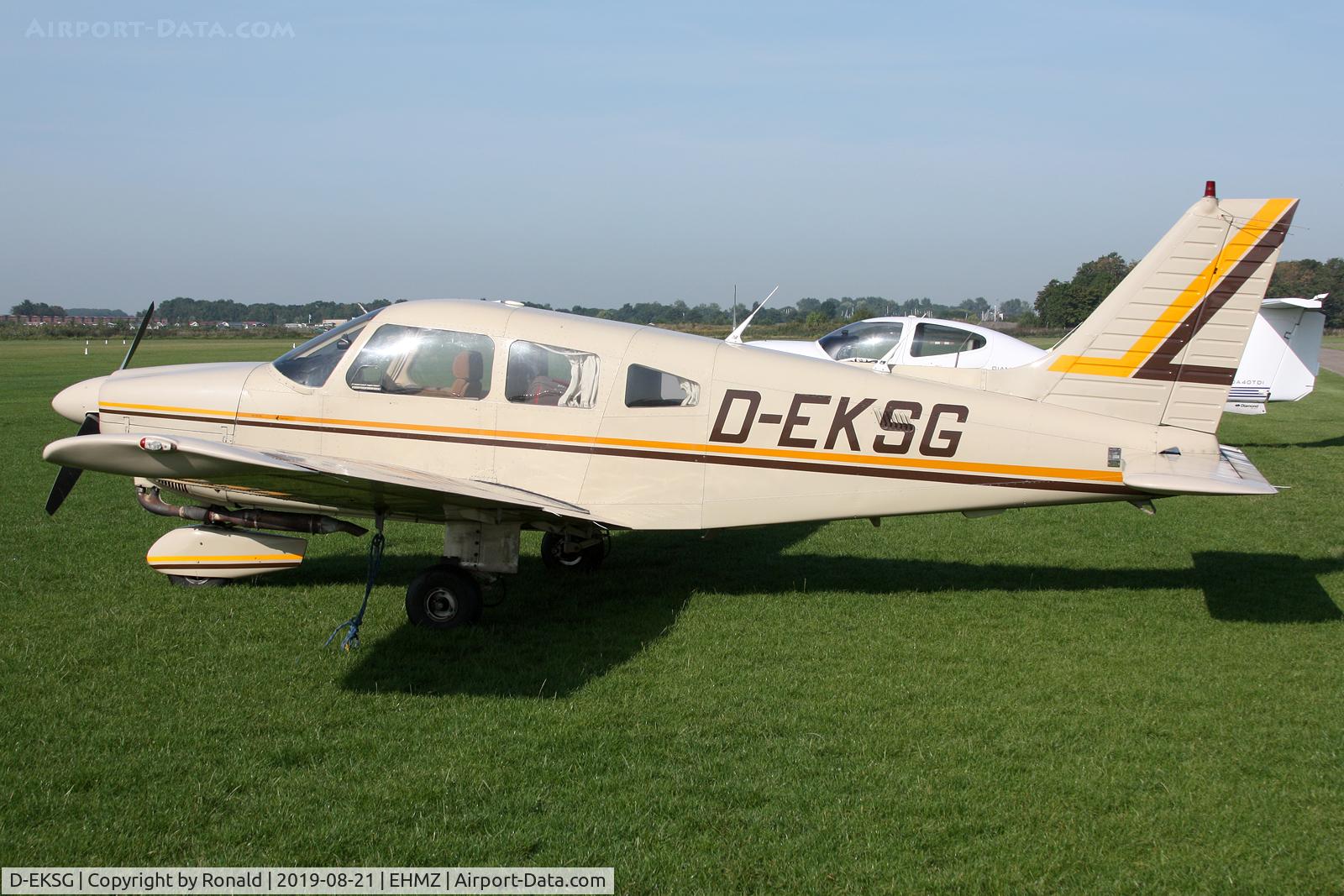 D-EKSG, Piper PA-28-181 Cherokee Archer II C/N 28-8290075, at ehmz