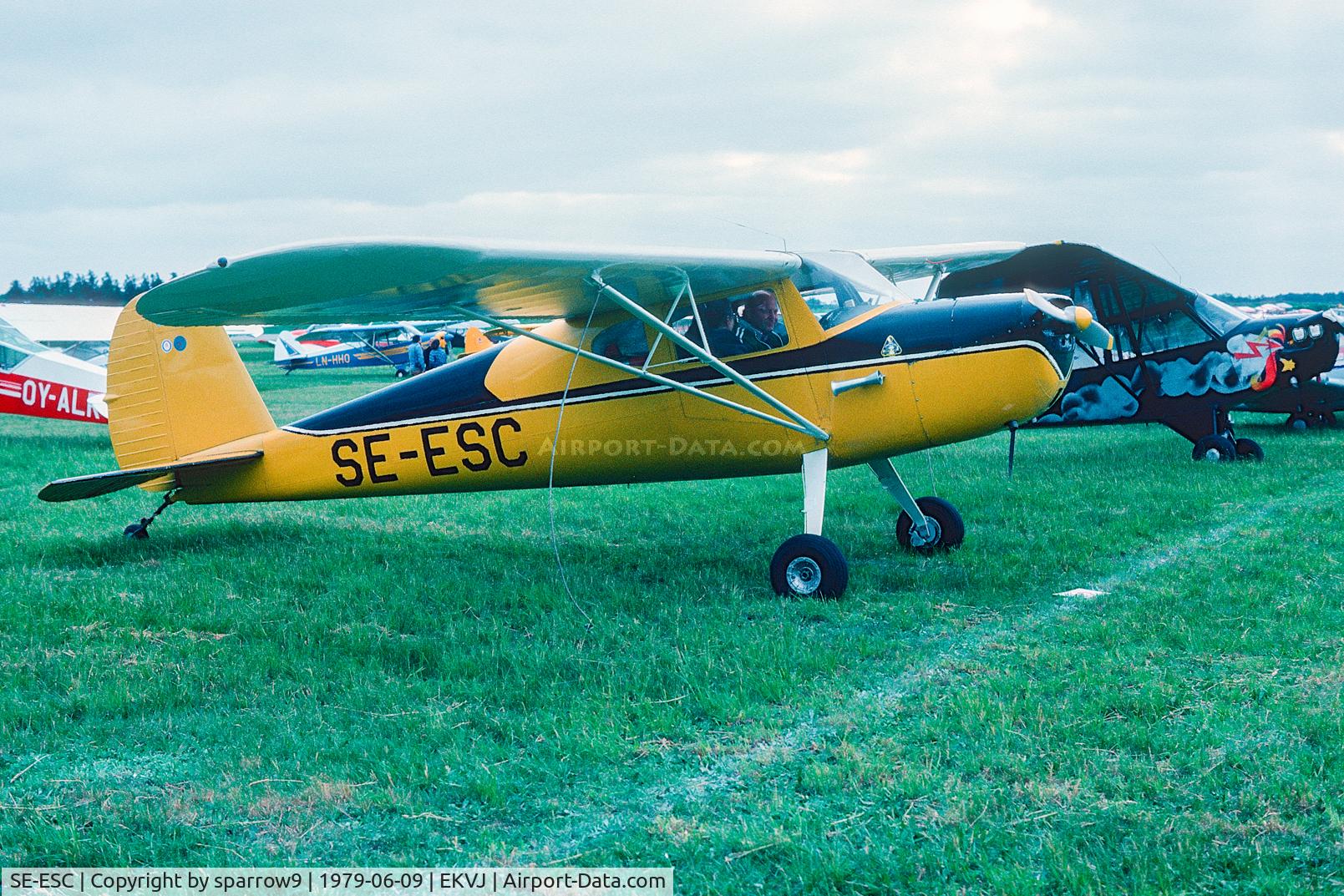 SE-ESC, 1947 Cessna 140 C/N 13284, At Stauning