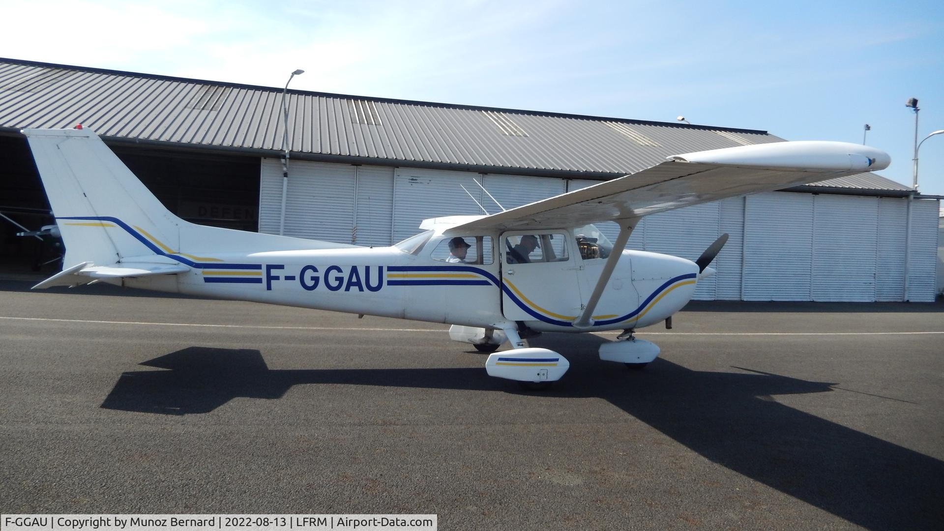 F-GGAU, Reims F172N Skyhawk C/N 1867, Propriétaire: Les Ailes du Maine, le Mans
Le Mans Arnage Airport