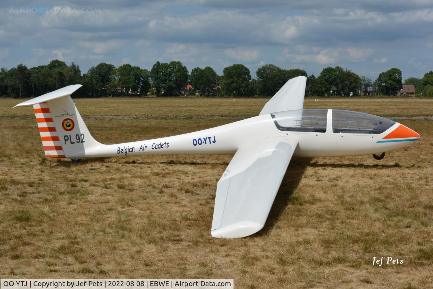 OO-YTJ, Grob G-103 Twin Astir II C/N 3611, At Weelde.