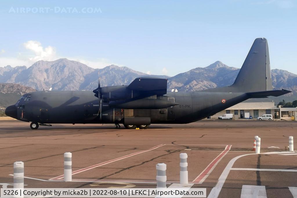 5226, Lockheed C-130H-30 Hercules C/N 382-5226, Parked