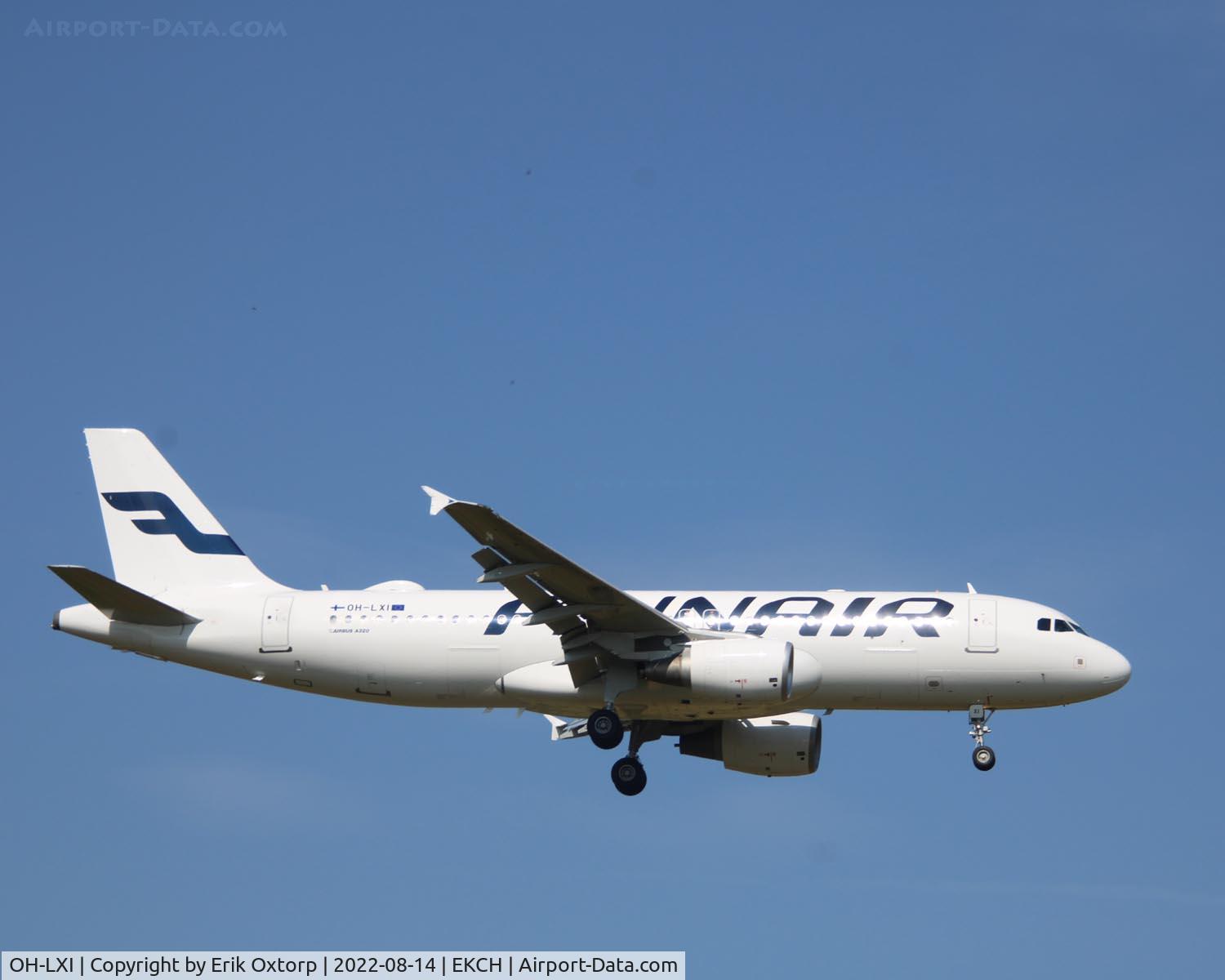 OH-LXI, 2003 Airbus A320-214 C/N 1989, OH-LXI landing rw 04L