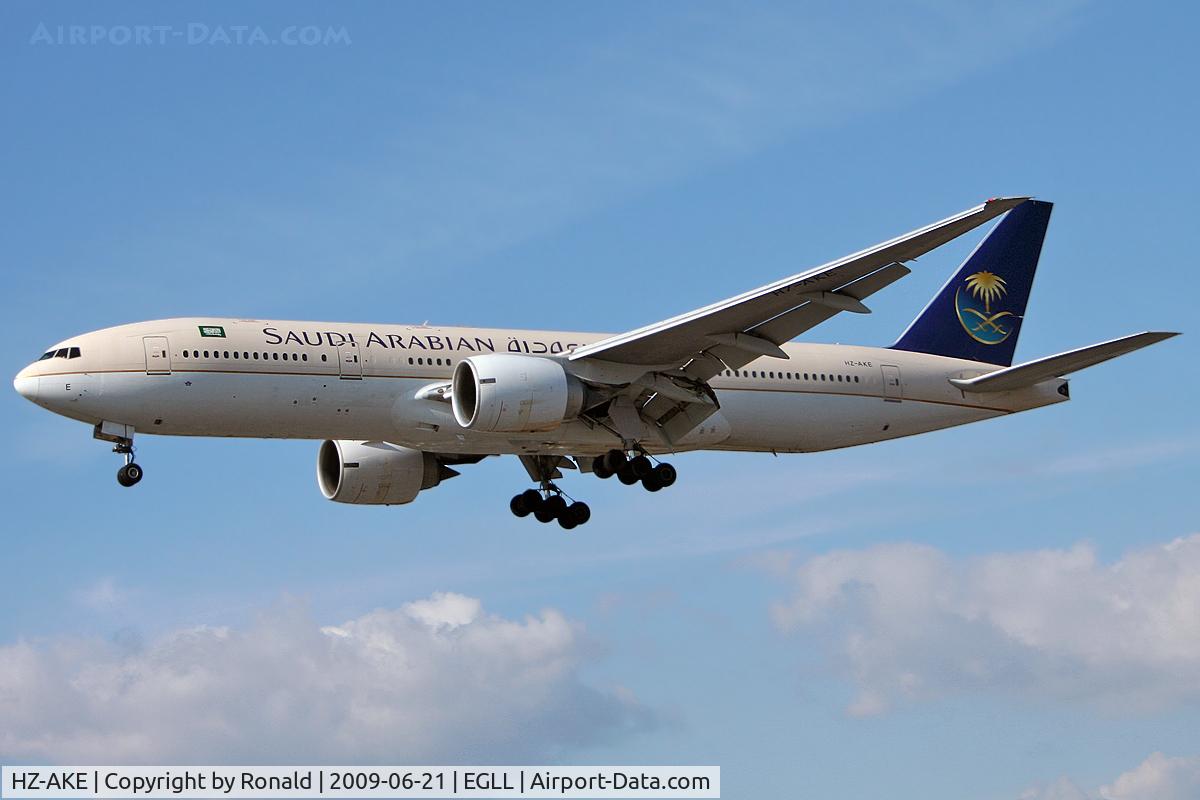 HZ-AKE, 1997 Boeing 777-268/ER C/N 28348, at lhr