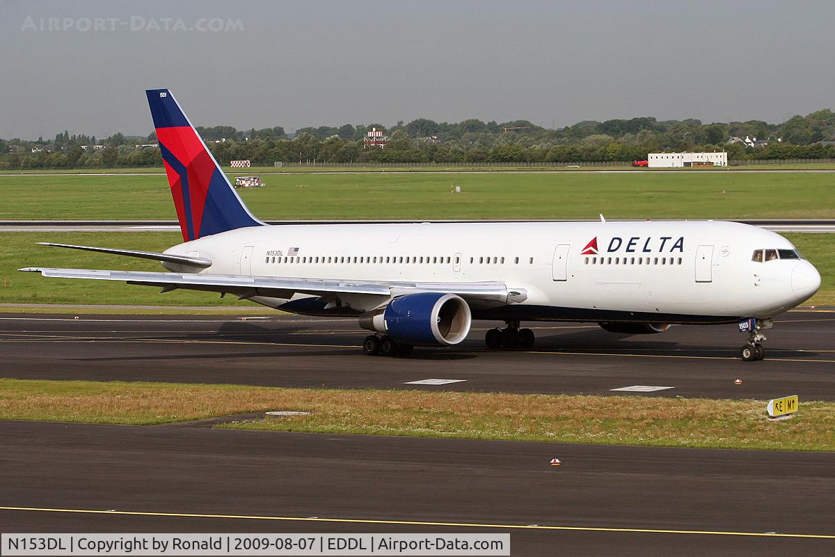 N153DL, 1990 Boeing 767-3P6 C/N 24985, at dus