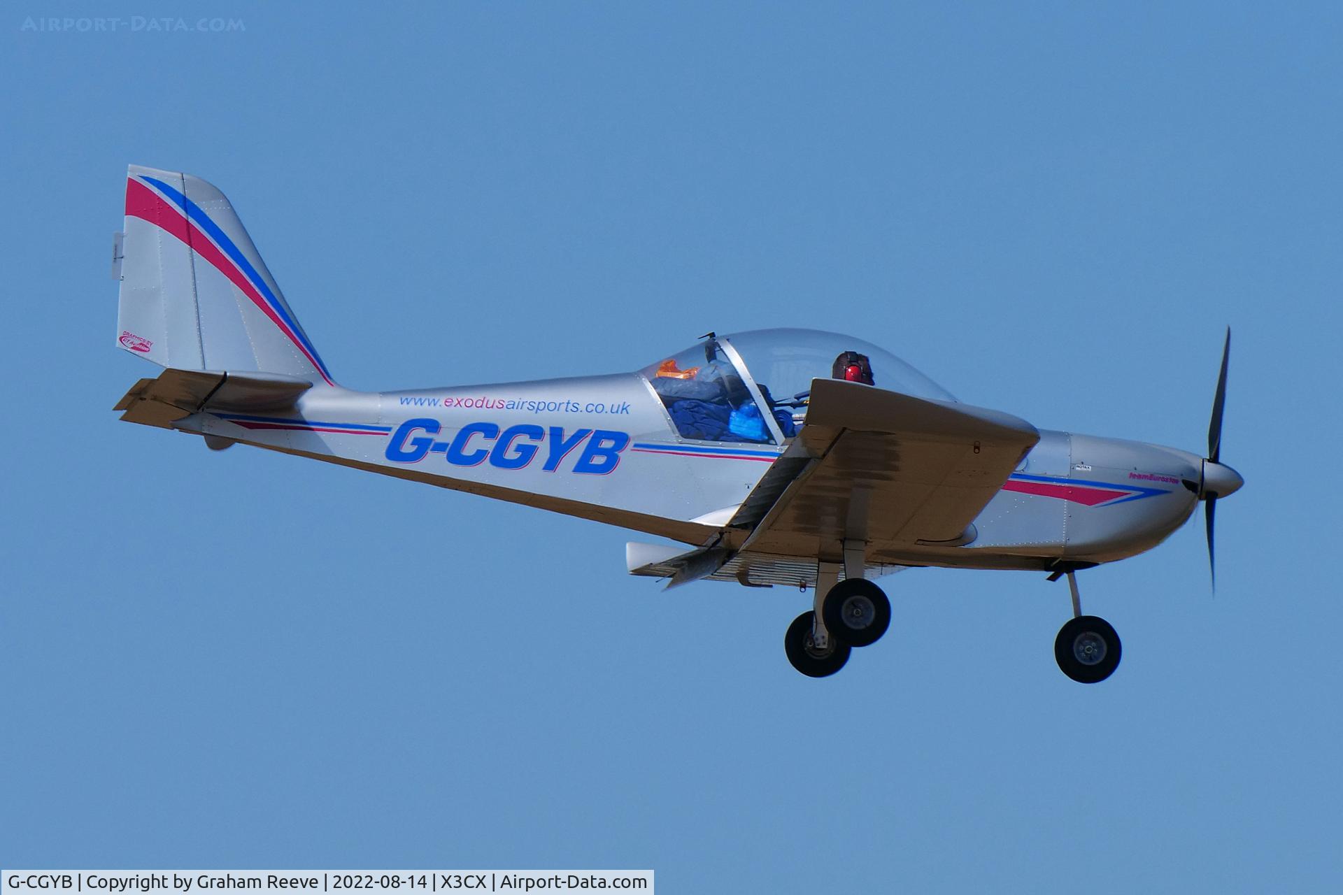 G-CGYB, 2011 Cosmik EV-97 TeamEurostar UK C/N 3925, Landing at Northrepps.