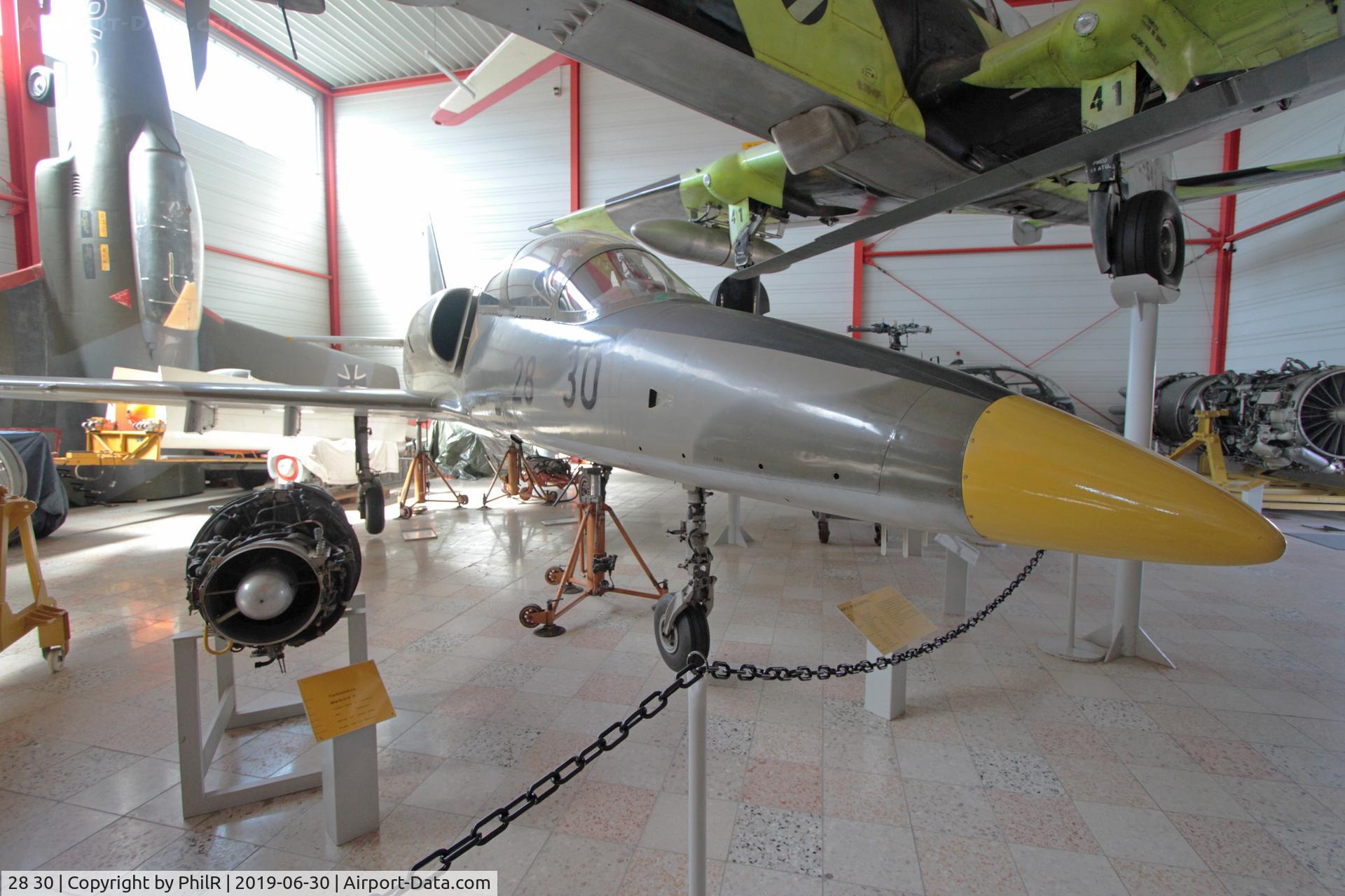 28 30, Aero L-39ZO Albatros C/N 232303, 28+30 (180 NVA) Aero Albatros L-39ZO Hermeskeil