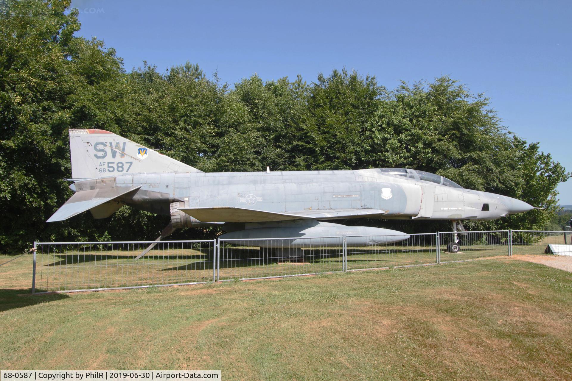 68-0587, 1968 McDonnell Douglas RF-4C Phantom II C/N 3566, 68-0587 1969 McDD RF-4C Phantom ll USAF Hermeskeil