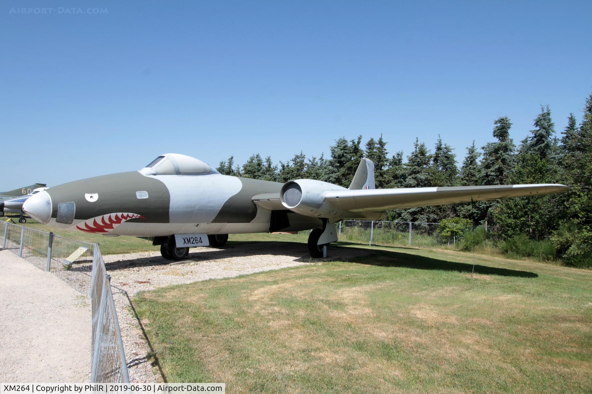 XM264, English Electric Canberra B(I).8 C/N EEP71624, XM264 1958 English Electric Canberra B(I)8 RAF Hermeskeil
