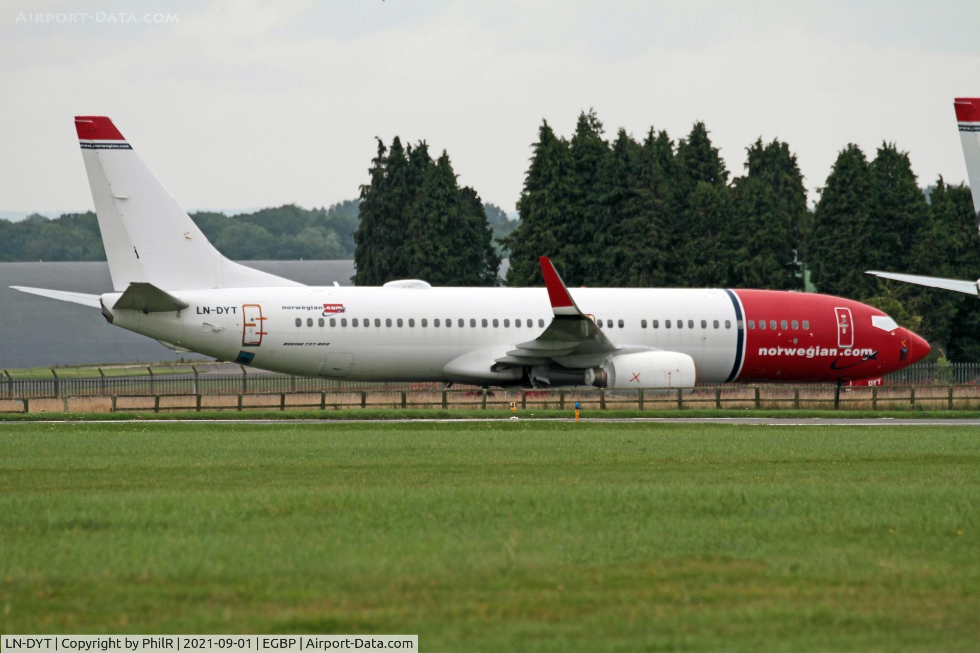 LN-DYT, 2011 Boeing 737-8JP C/N 39048, LN-DYT 2011 Boeing 737-800 Norwegian Air Shuttle Kemble