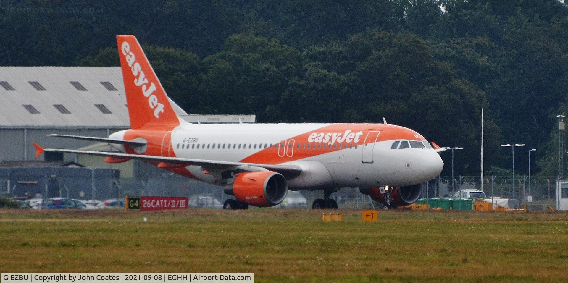 G-EZBU, 2007 Airbus A319-111 C/N 3118, Arriving on 26