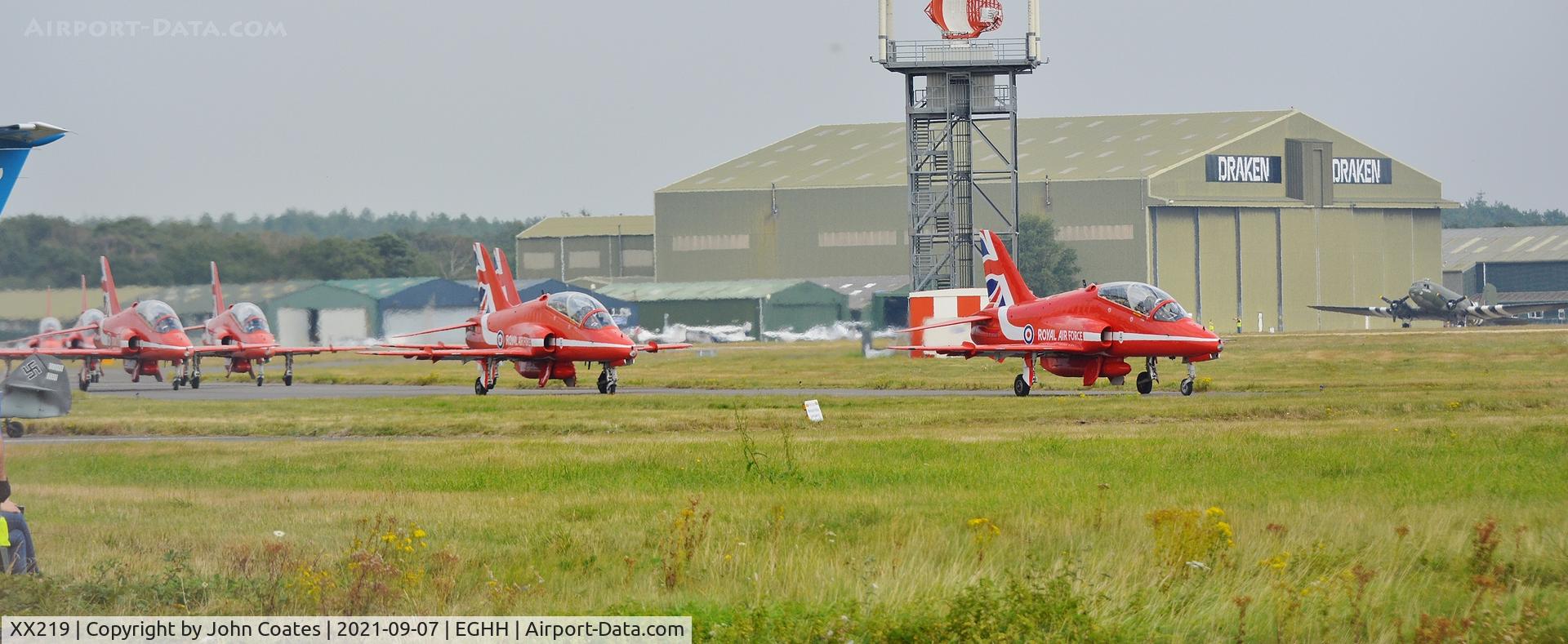 XX219, 1978 Hawker Siddeley Hawk T.1A C/N 055/312055, Leading the Reds out to display