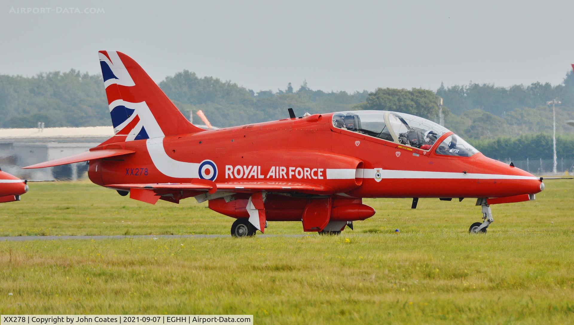 XX278, 1978 Hawker Siddeley Hawk T.1A C/N 103/312103, Taxiing out to display