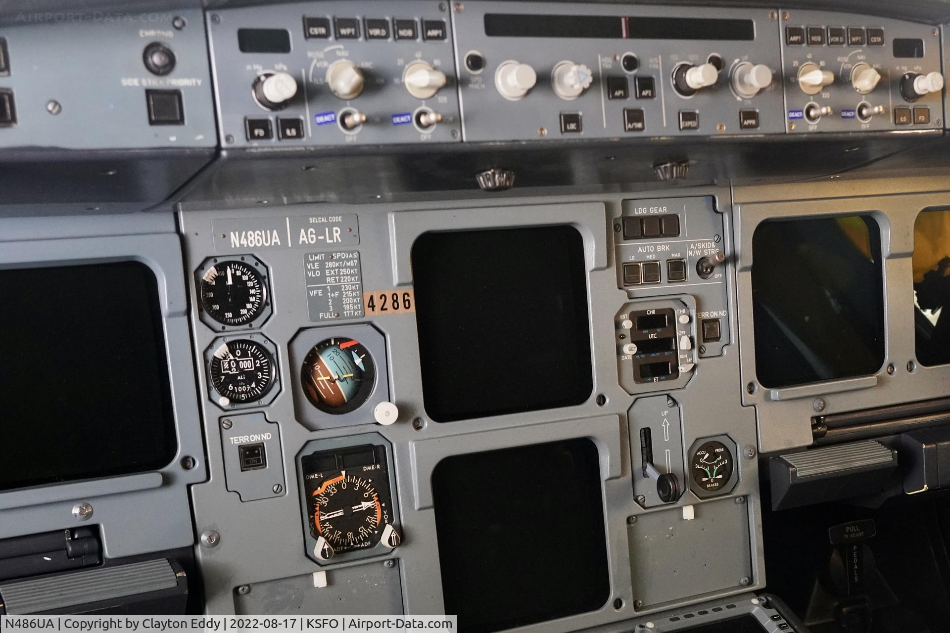 N486UA, 2001 Airbus A320-232 C/N 1620, SFO 2022