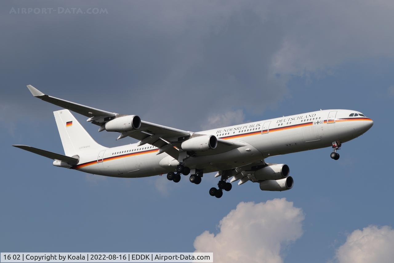 16 02, 2000 Airbus A340-313X C/N 355, Nice arrival
